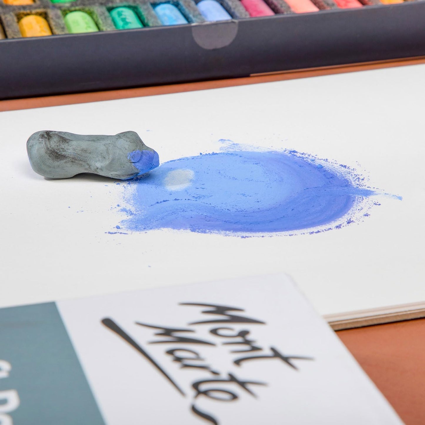 Mont Marte Soft Pastel Half Sticks 48pc, Pastels Art Supplies, Artist Quality Pastels, Extra Soft and Smooth Texture, Ideal for Professional Level Artwork