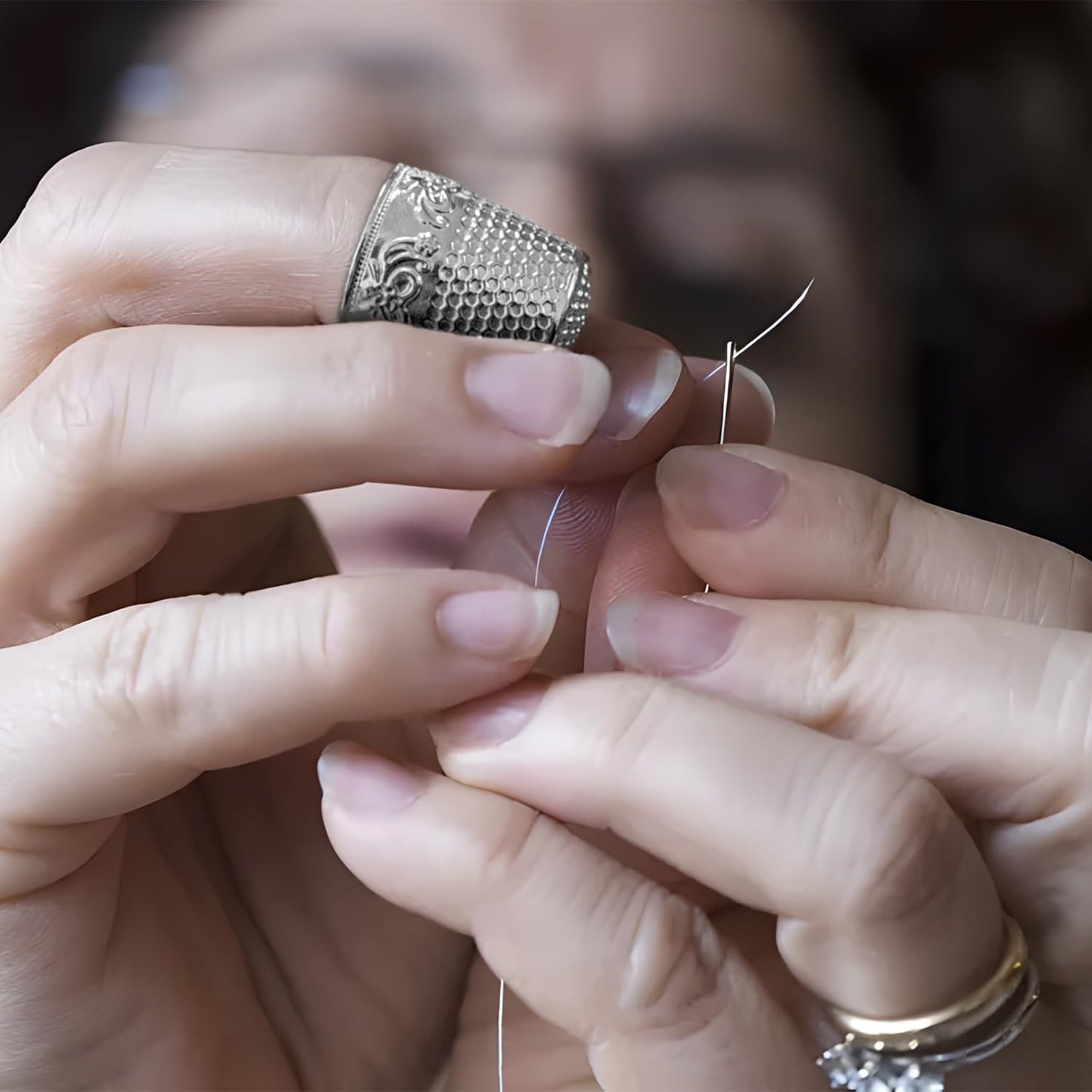 FR 4Pcs Sewing Thimbles, Metal Thimbles for Hand Sewing Finger Protector Knitting Needlework DIY Tools Silver