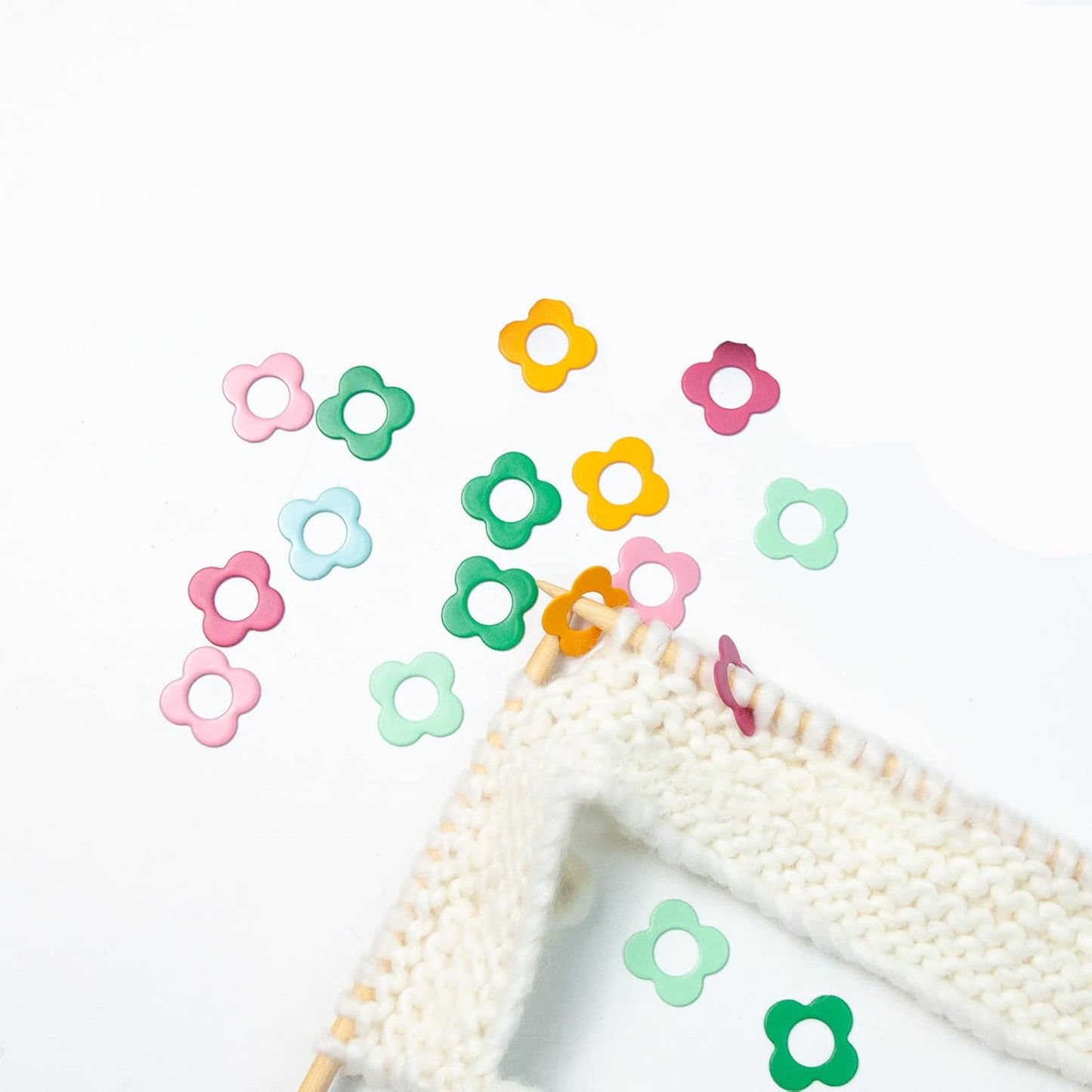 Multicolor Flower Shape Metal Stitch Markers Ring Mini Crochet Markers Knitting Markers for Weaving,Knitting