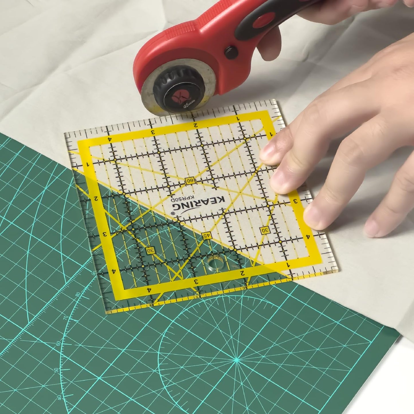 KERING Patchwork Quilting Ruler - 5x5 inch Non-Slip Acrylic Square Ruler for Foundation Paper Piecing, Bias Strips & Rotary Cutting, Durable Quilter's Tool with Anti-Slip Backing