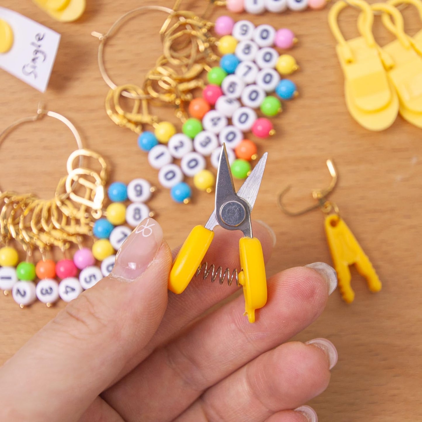 NIUGRECF DIY Knitting Tool Sets 27Pcs Including Number Beads Stitch Markers/Mini Scissors/Rotation Counter/Storage Bag - for Knitting Crocheting Weaving Sewing Quilting Jewelry Making.