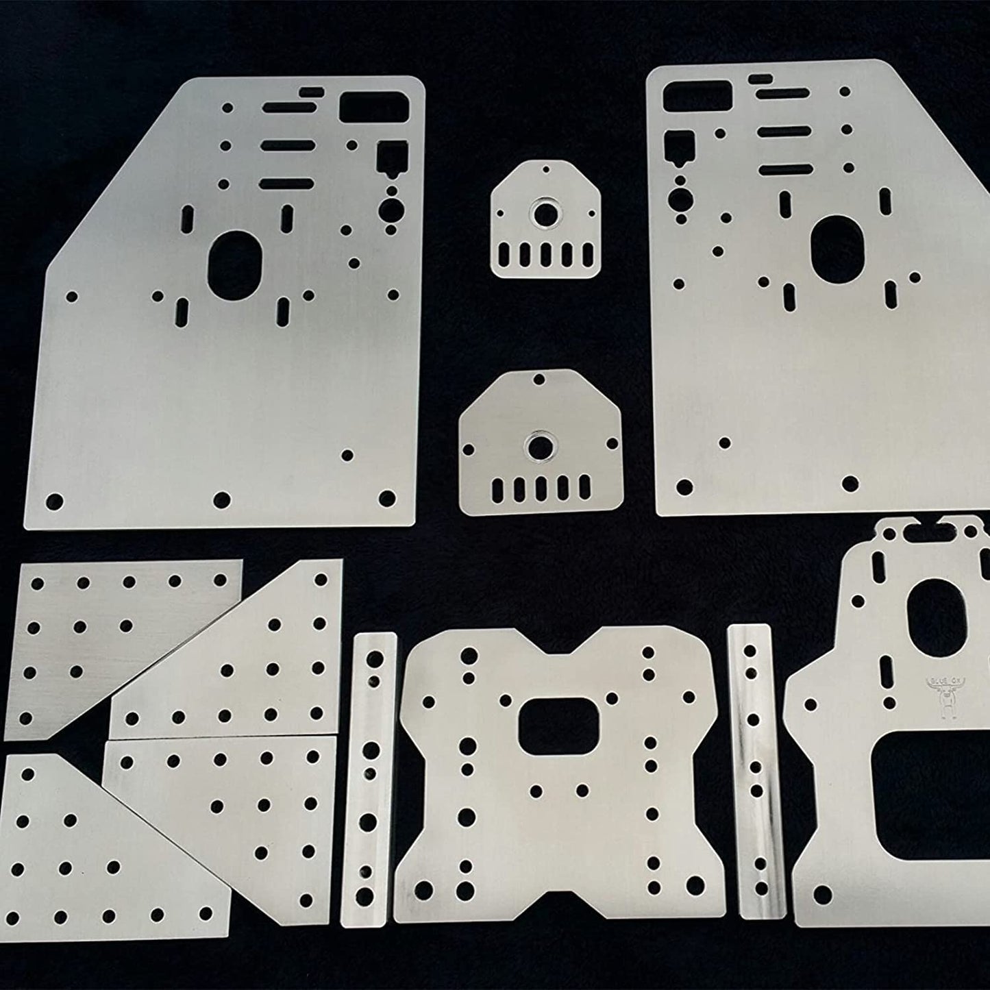 2Pack 6061 T651 Aluminum Sheet Metal 6 x 6 x 1/16 (0.06”) Inch Flat Plain Aluminum Plate Covered with Protective Film, Heat Treatable Rectangle Aluminum Metal Plate for Crafting, DIY, 1.5mm Thick