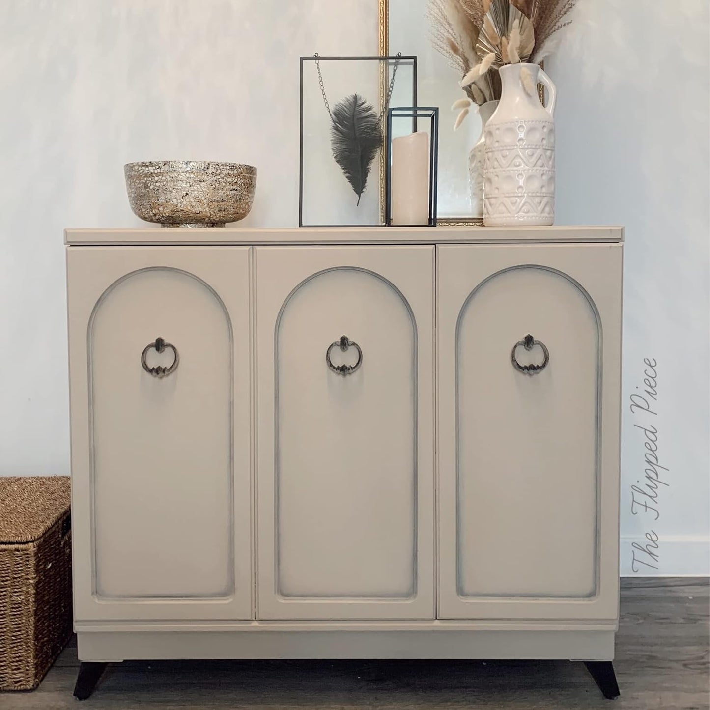 Dixie Belle Paint Company Chalk Finish Furniture Paint - Burlap (16oz) - Matte Cozy Tan Chic Chalk Mineral DIY Furniture Paint