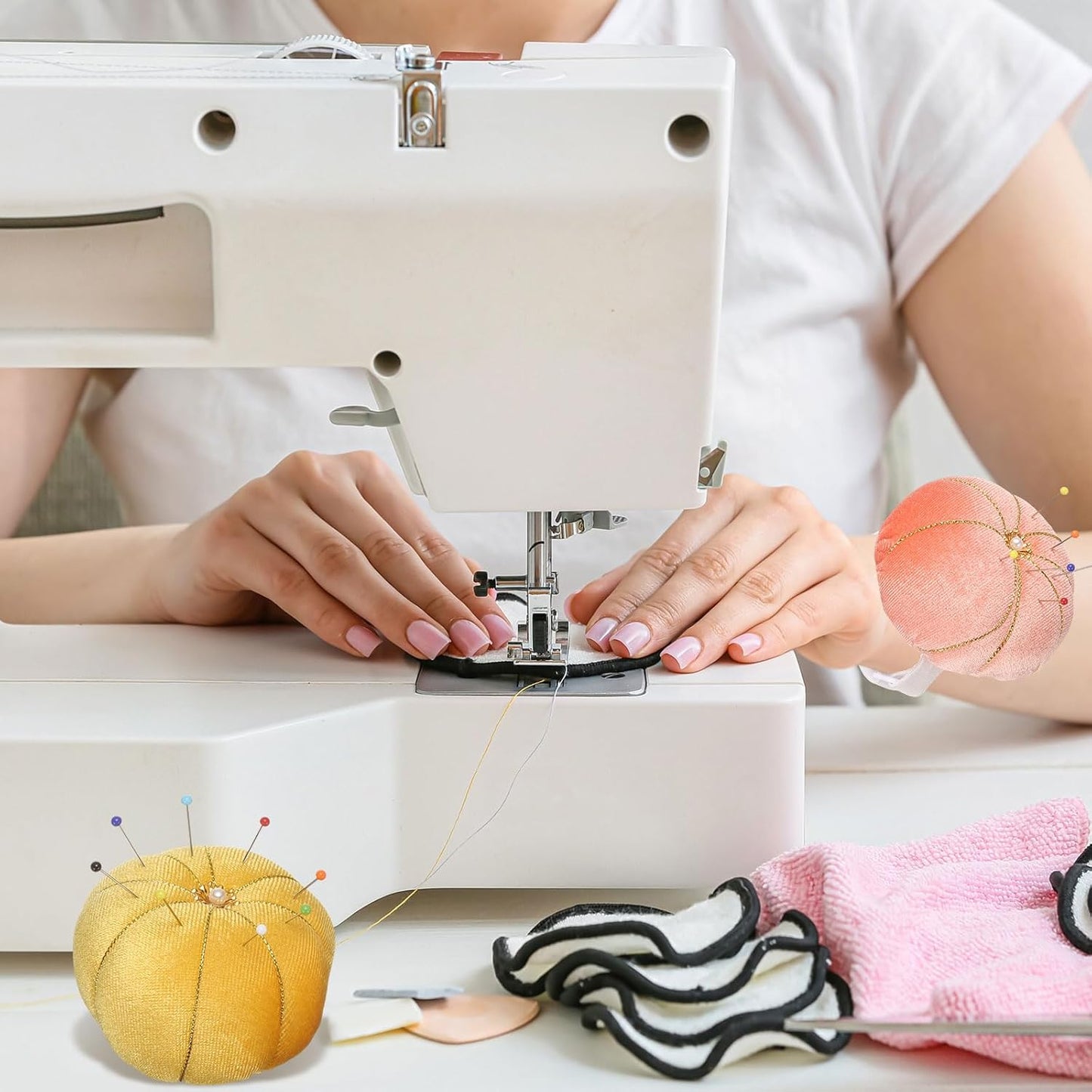 HARFINGTON Wrist Pin Cushion Wristband Sewing Pincushion Polyester Pin Holder Wearable Pumpkin Shaped Needles Wristband with 100 Head Needles for Sewing Quilting DIY Crafts, Light Blue