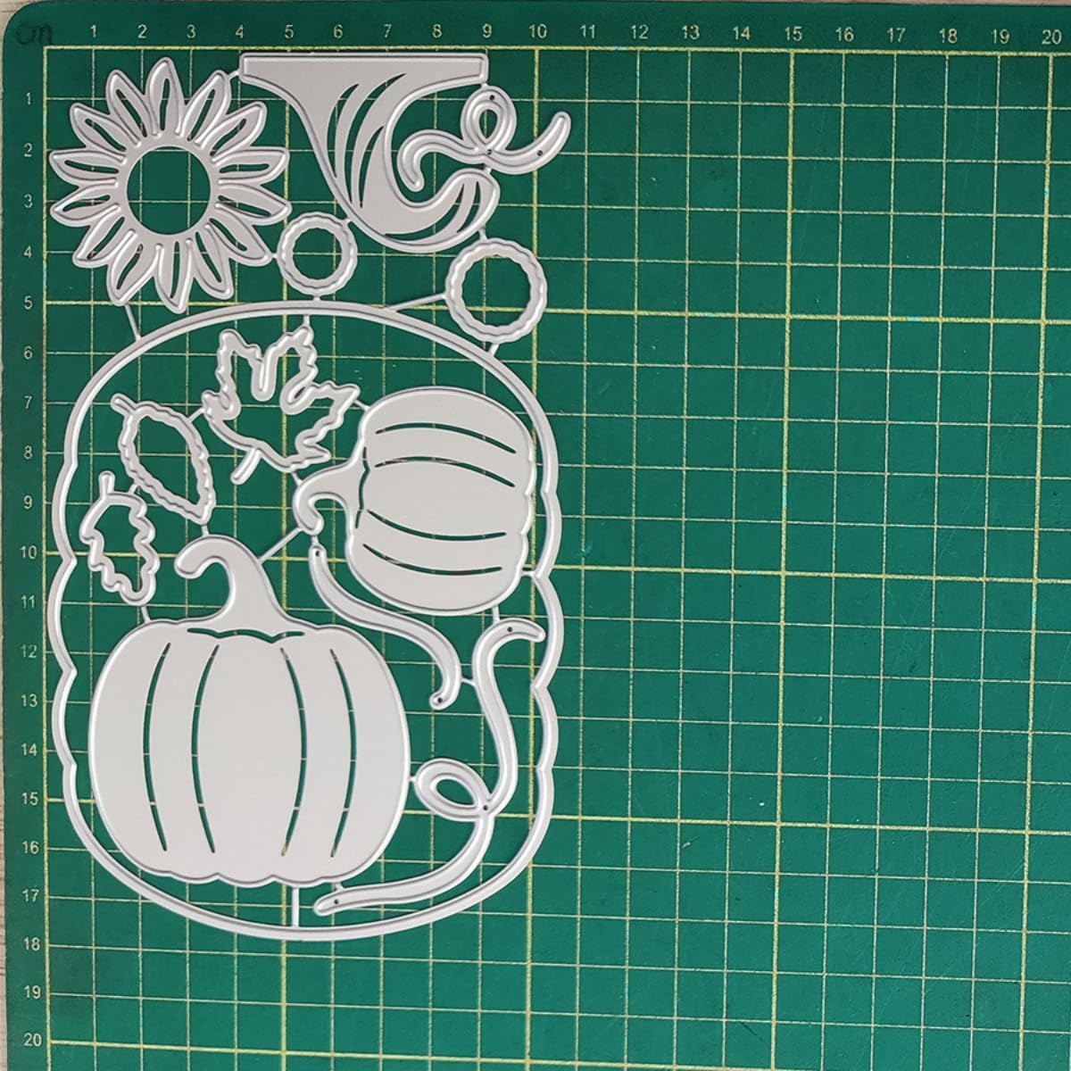 Cutting Dies Metal Stencils Scrapbooking Tools DIY Embossing Template for Paper Card Making Album Arts Crafts Supplies (Halloween Pumpkin Set-10.6x17.6cm)