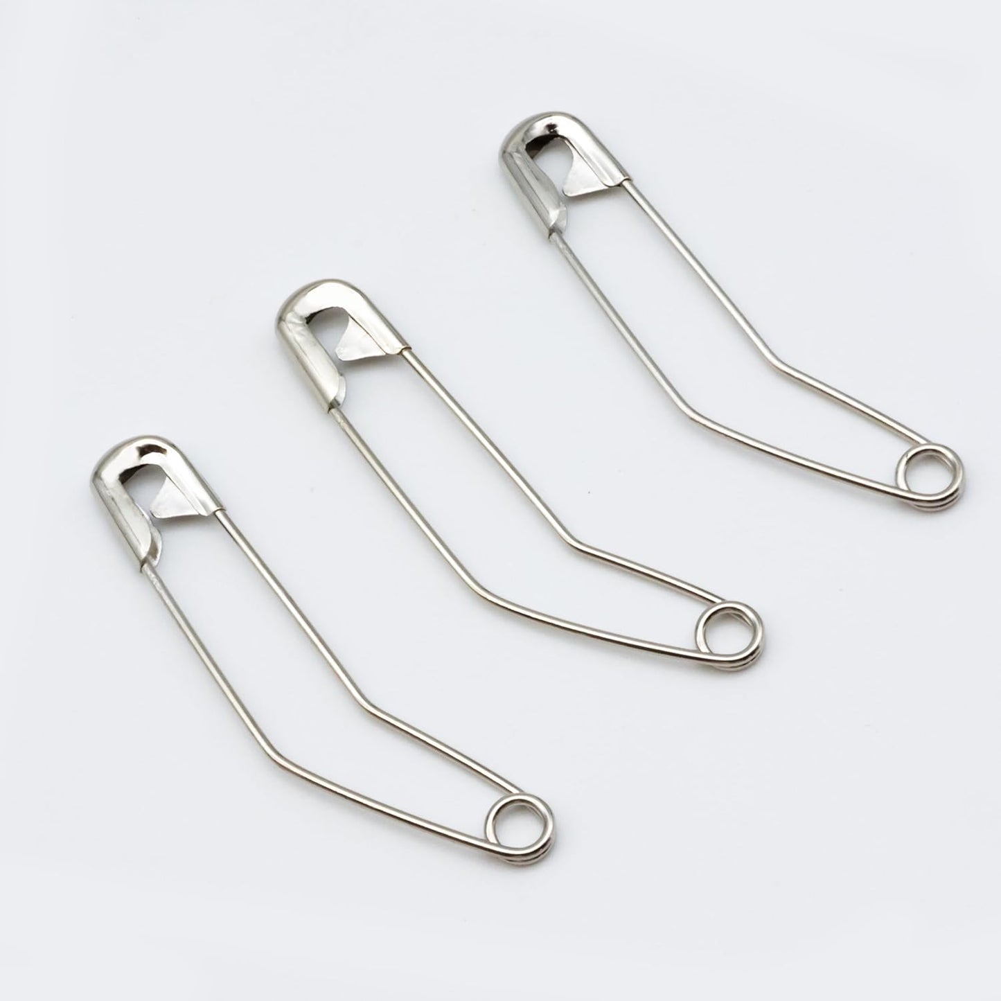vrupin 100pcs Stainless Steel Curved Safety Pins for Quilting, Safety Pins Bulk Metal Silver Sewing Pins Clothing Clips Tool Decorative Safety pins (1.25inch)