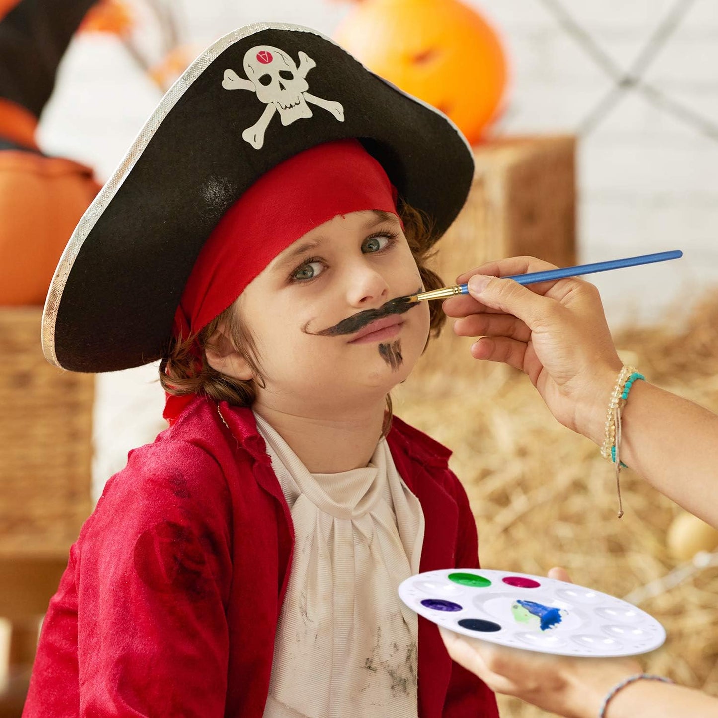 DUGATO Halloween Artist Paint Brush & Palette Set - 20 Nylon Brushes (Assorted Sizes & Shapes) with 5 Mixing Trays - Ideal for Acrylic, Watercolor, Oil & Gouache Painting