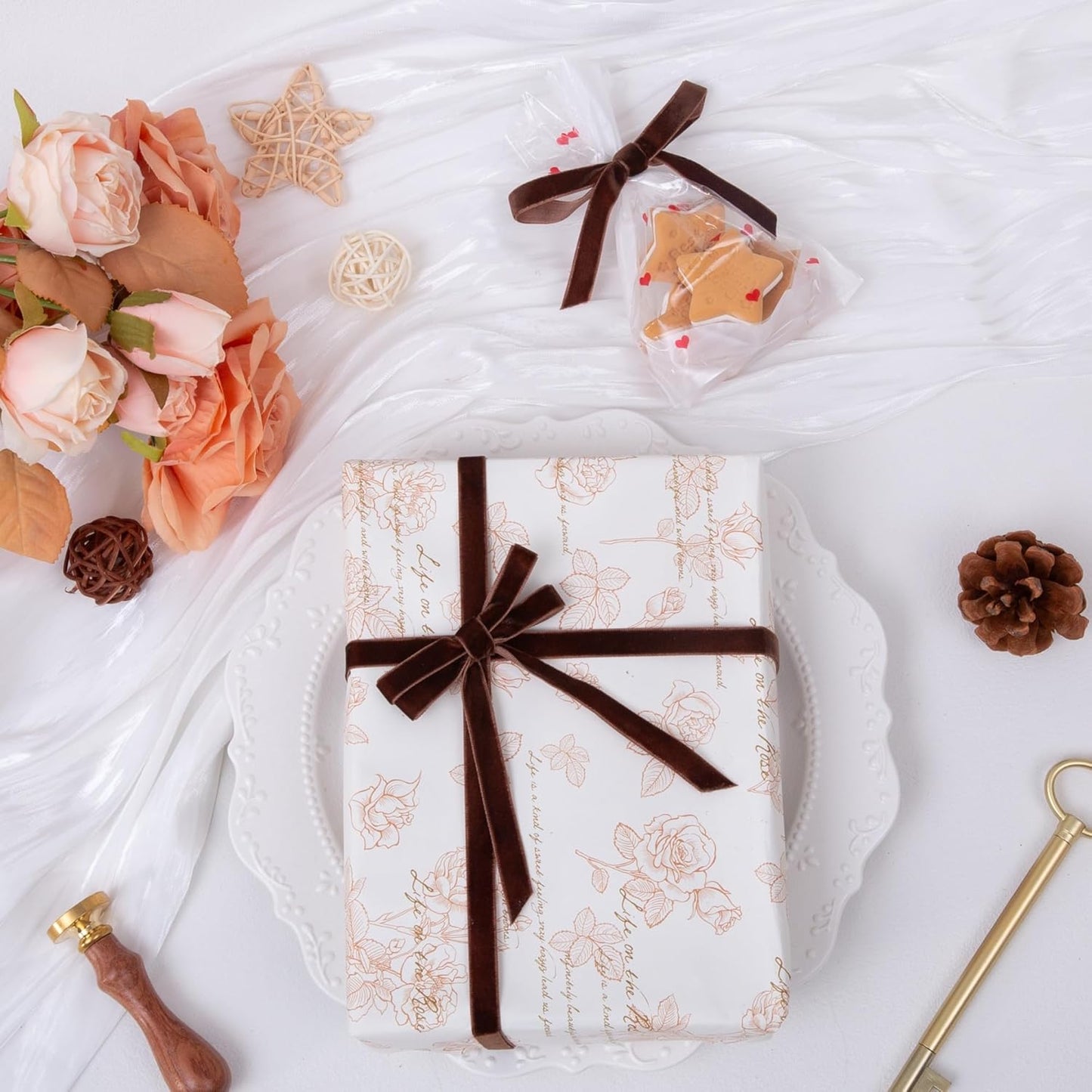 Vintage Brown Velvet Ribbon Chocolate Christmas Ribbon for Gift Wrapping Crafts Christmas Tree Ornaments Garland Decorations, 3/8 Inch X 25Yd