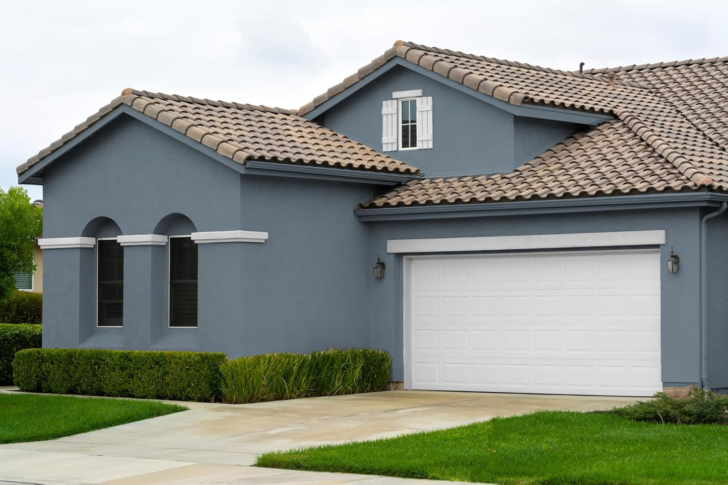 EVOLVE Paint & Primer: Environment-friendly, Low Sheen with One-coat Coverage for Interior & Exterior surfaces (Slate Blue, 1-Gallon)