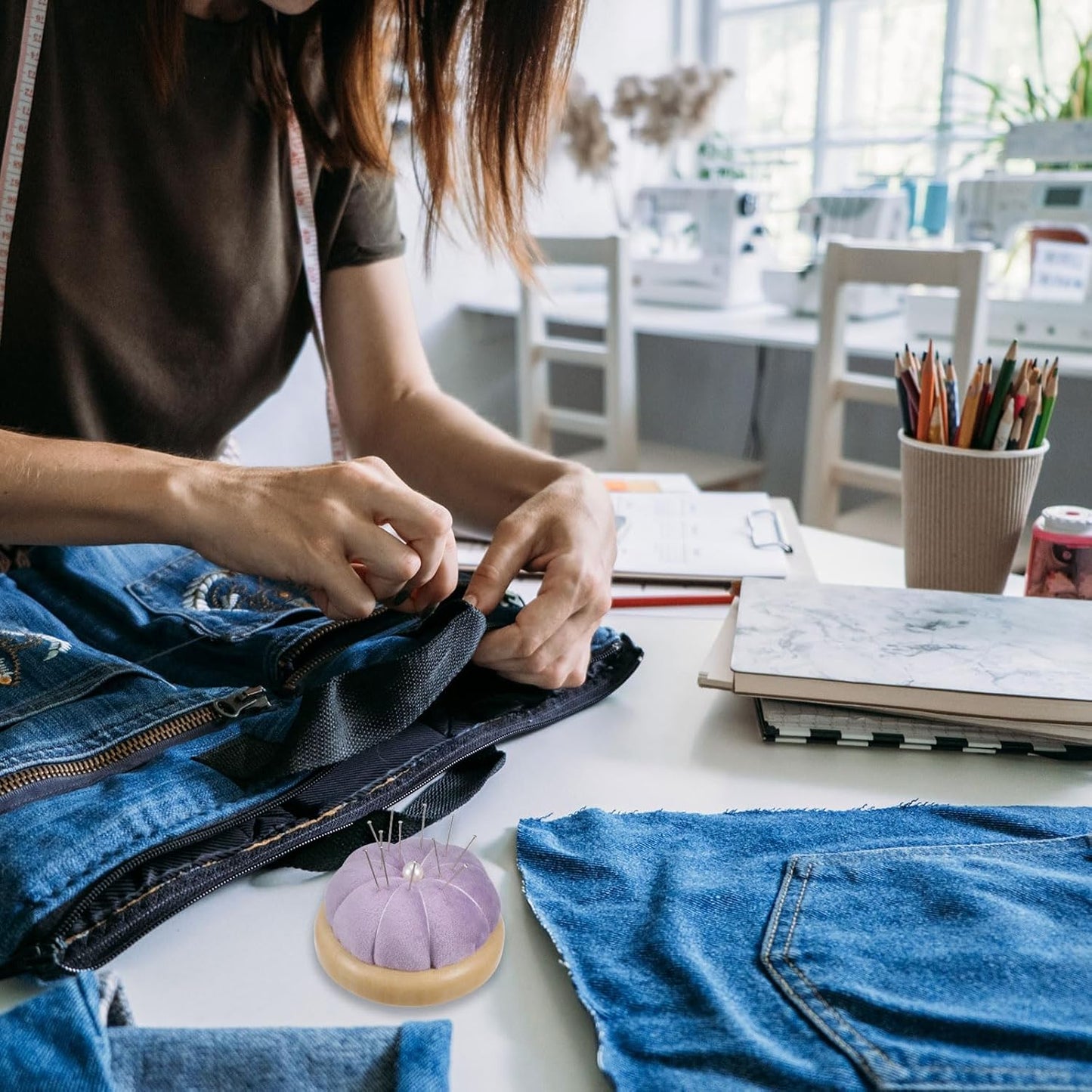 HARFINGTON Wooden Base Pin Cushion Japanese Style Cute Needle Holder Pincushions Round for Sewing Quilting Needlework DIY Crafts, Cream