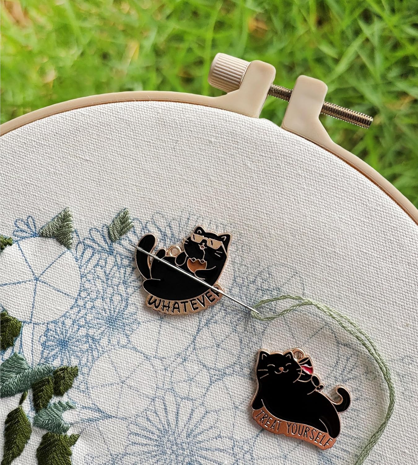 Cats (2 Pieces) Needle Minder Magnetic Needle Keeper for Cross Stitch Embroidery Sewing Needle and Pin Holders