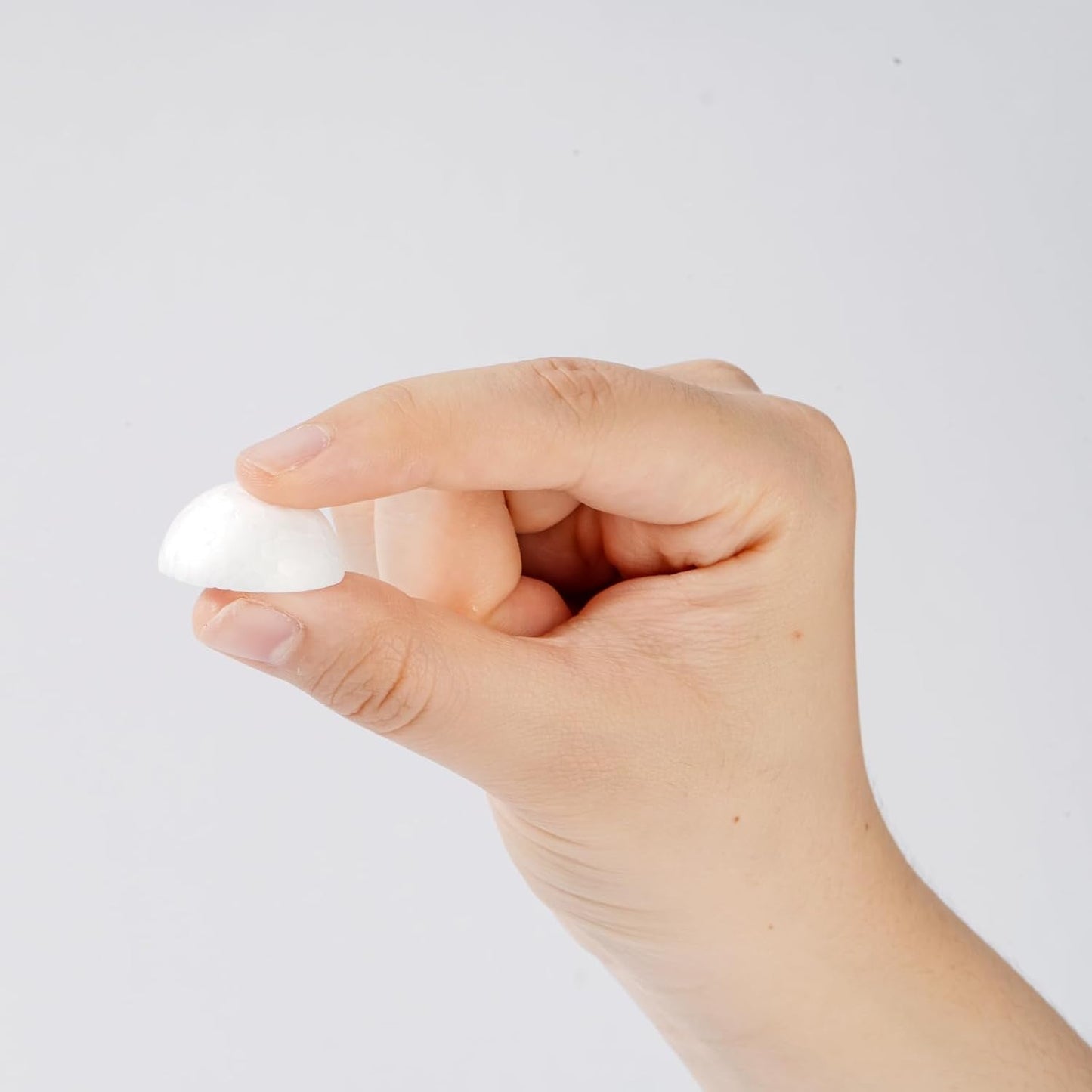 Crafjie 150PCS 1 Inchs Half Foam Balls White Half Round Polystyrene Foam Balls Craft Supplies Hemispherical Christmas Craft Ballfor DIY Home Craft Project and Art Decoration