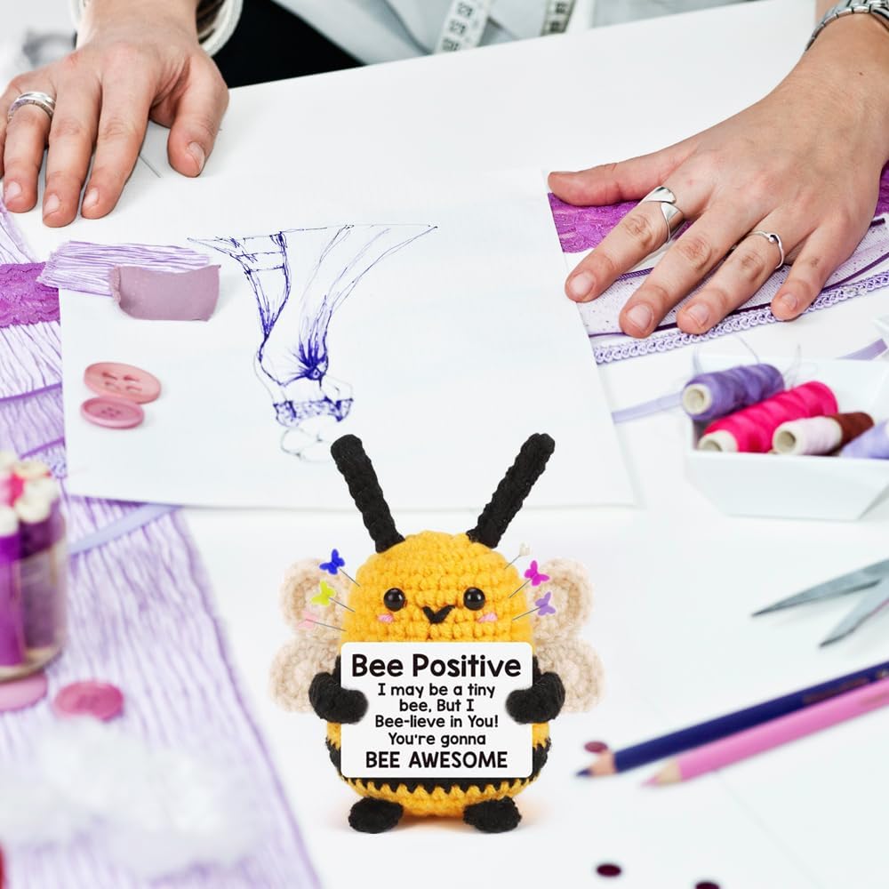 Bee Pin Cushion, Handmade Knitted Pincushions, Cute Pin Cushions Needle Holders for Sewing Quilting Accessory, DIY Crafts or Patchwork Decor