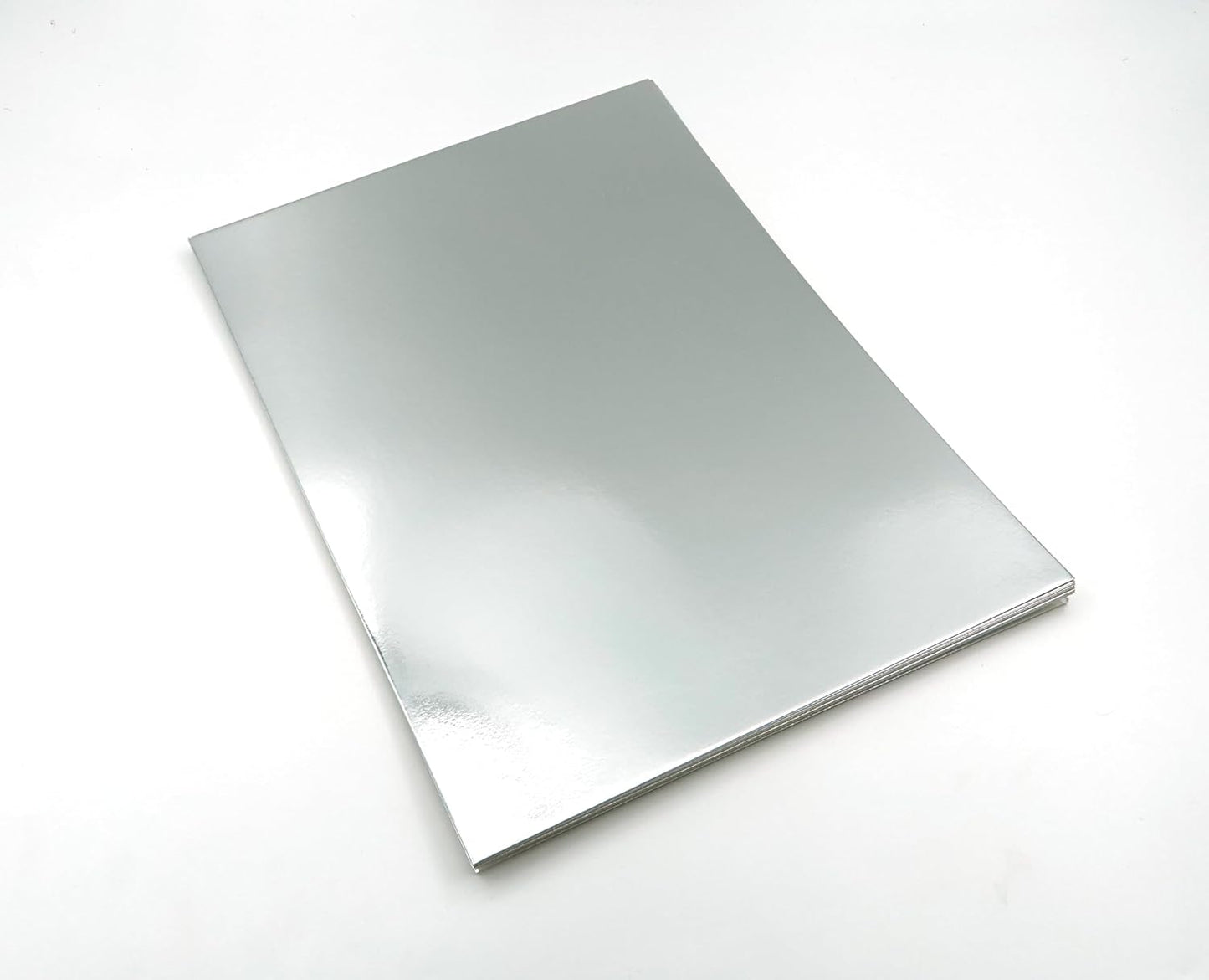 TGXRZX Metallic Silver Cardstock Paper,Size 8 "x 11" (250gsm), 15PCS,Mirror Finish Gold Foil Board for Crafting, Invitations, and Decorations,Die Cut and Plotter,Card Making (Bright silver)