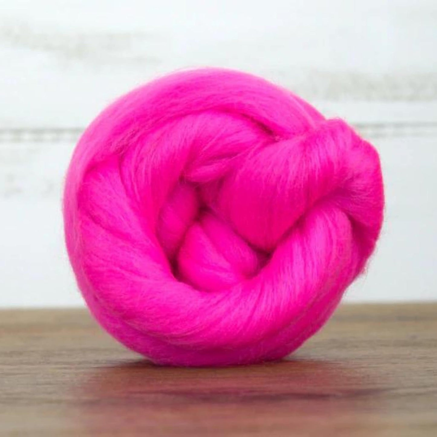 Revolution Fibers Merino Wool Combed Top | 1 lb Premium Wool Roving | 22 Micron, Best Merino Wool for Spinning, Tapestry, Needle Felting, Big Yarn Roving and Wall Hangings (Flo Pink)