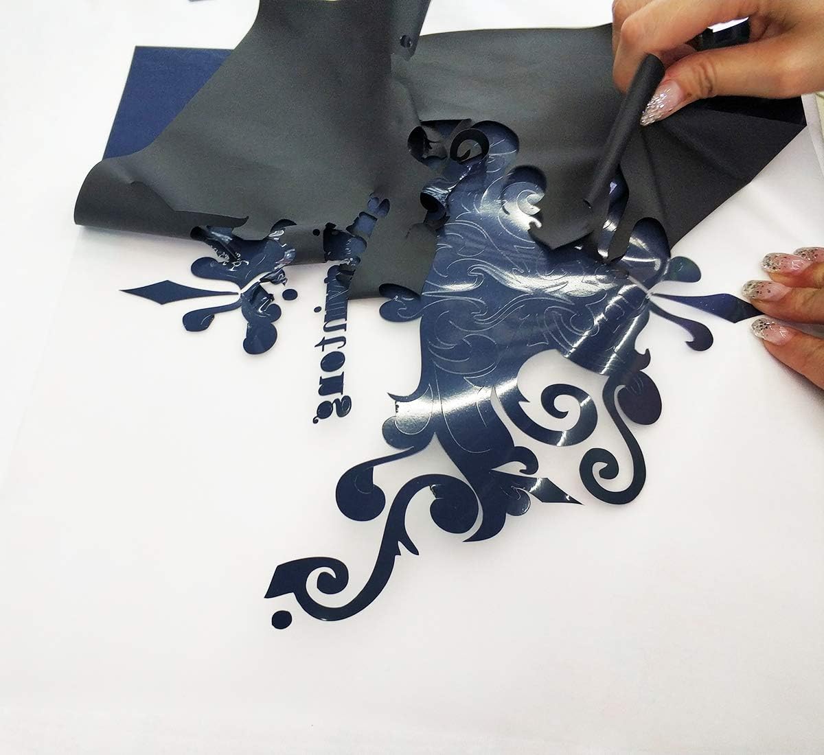 guangyintong Heat Transfer Vinyl Black HTV Rolls, 12" x 12ft Black Iron on Vinyl for T-Shirts, Matte Surface Black HTV Vinyl for All Cutter Machine Easy to Cut & Weed for Heat Vinyl DIY Design