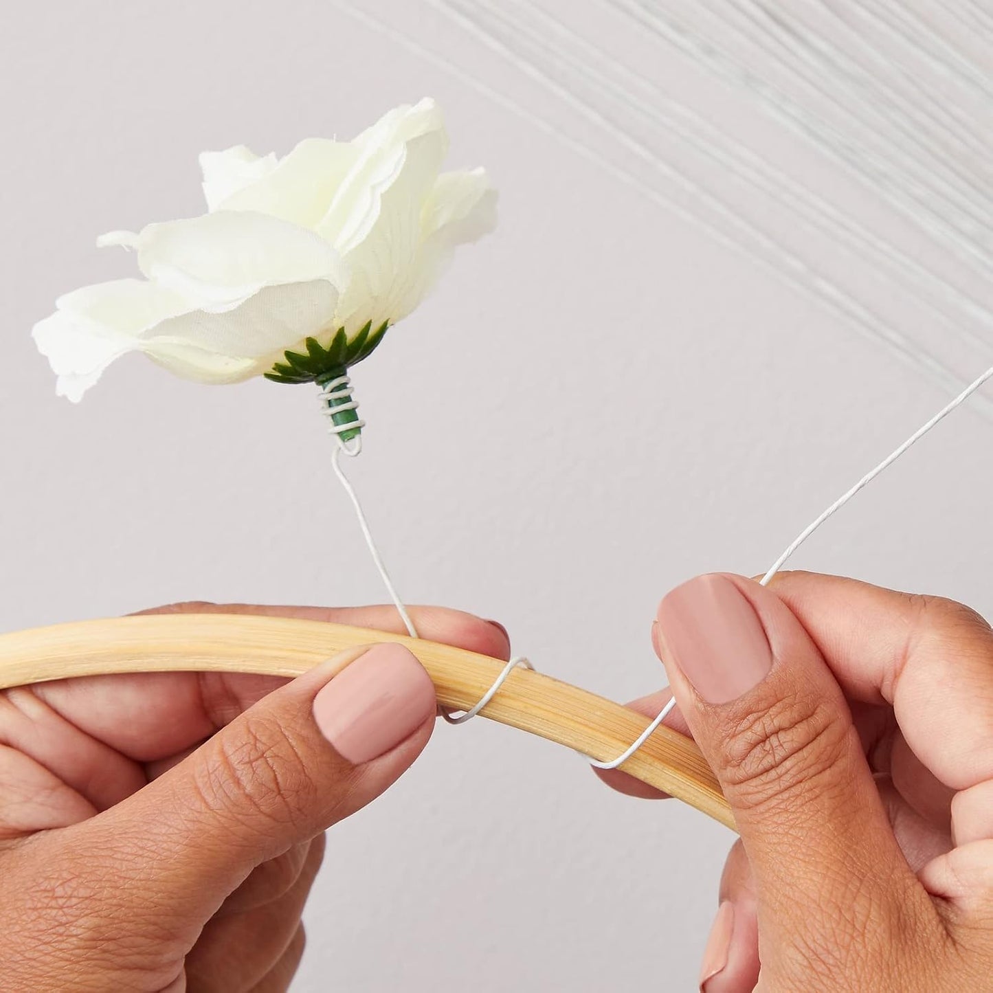 Juvale 300 Pieces White Floral Wire Stems - 22 Gauge, 16 in Length - Flower Wire for Crafts