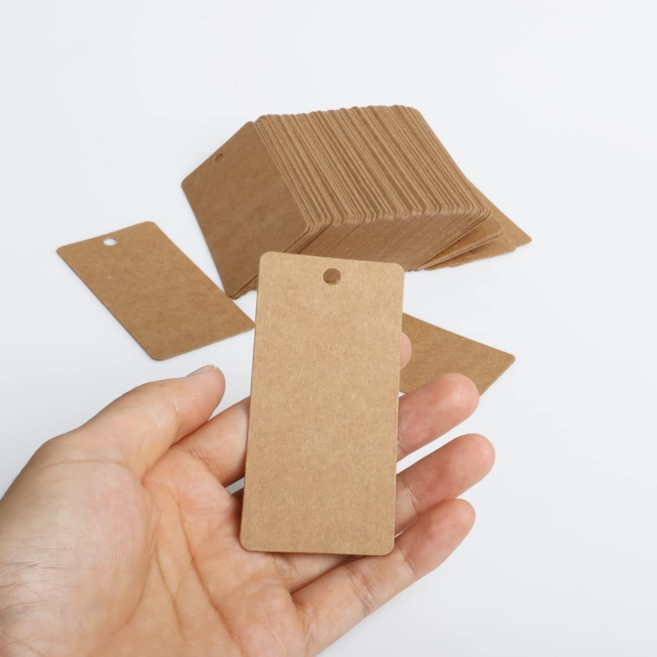 200pcs Kraft Paper Gift Tags with String, Price Tags, Display Label for DIY Project,Gifts Arts and Crafts Wedding Holiday (Brown)