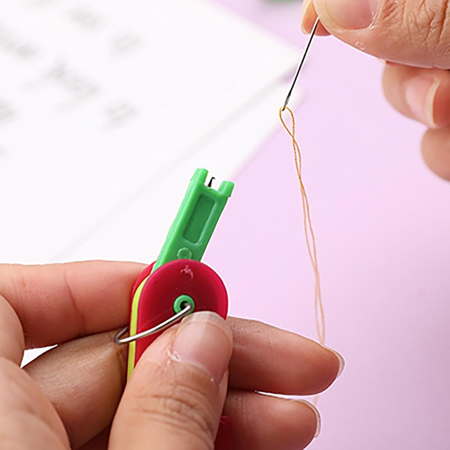 Automatic Needle Threader - 2025 New Plastic Quick-Loop Device for Hand Sewing, Embroidery, & Cross-Stitch Crafts, Universal Compatibility Across Various Sewing Machines (9)