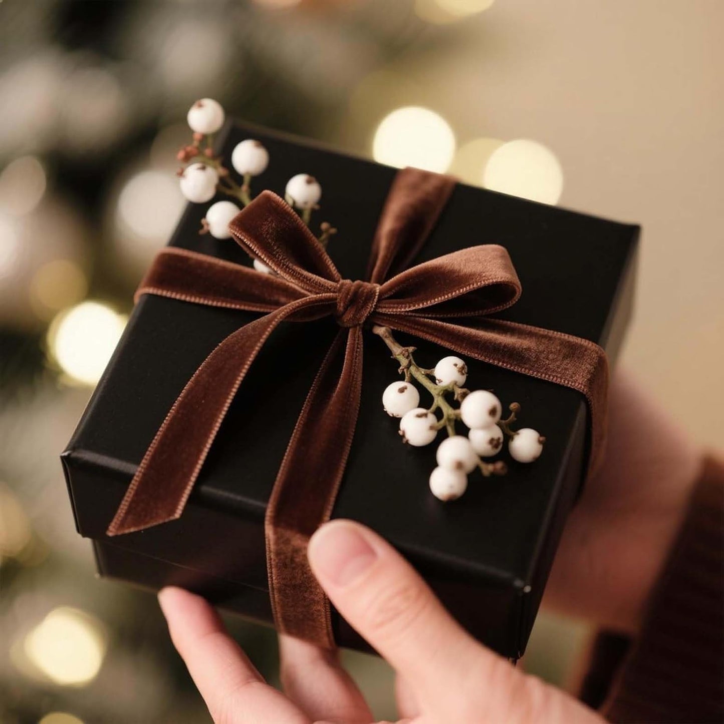 LaRibbons Thin Velvet Ribbon 3/8 Inch x 25 Yards, Brown Velvet Ribbon for Christmas Tree, Gift Wrapping, Wreath Bow, Outdoor Decoration