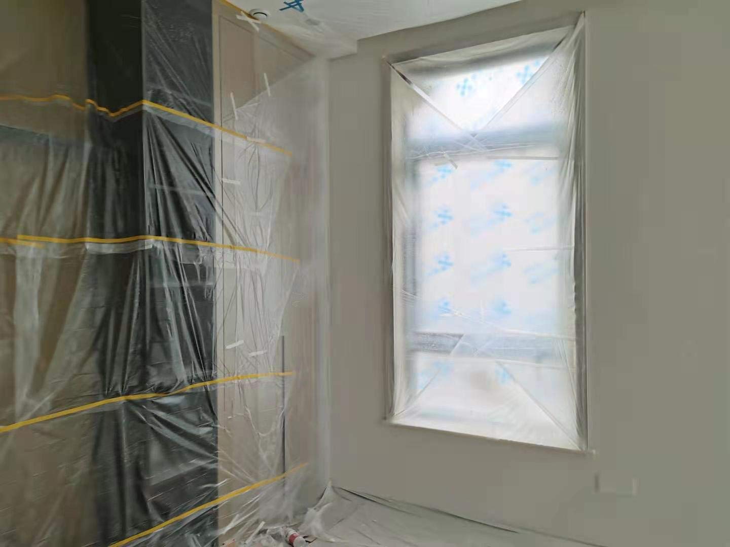 Pre-Taped Masking Film Film and Masking Tape in one Plastic Tape and Drape Roll Painters Plastic (20 Pack, Each roll 22" Wide x 82 feet Long)