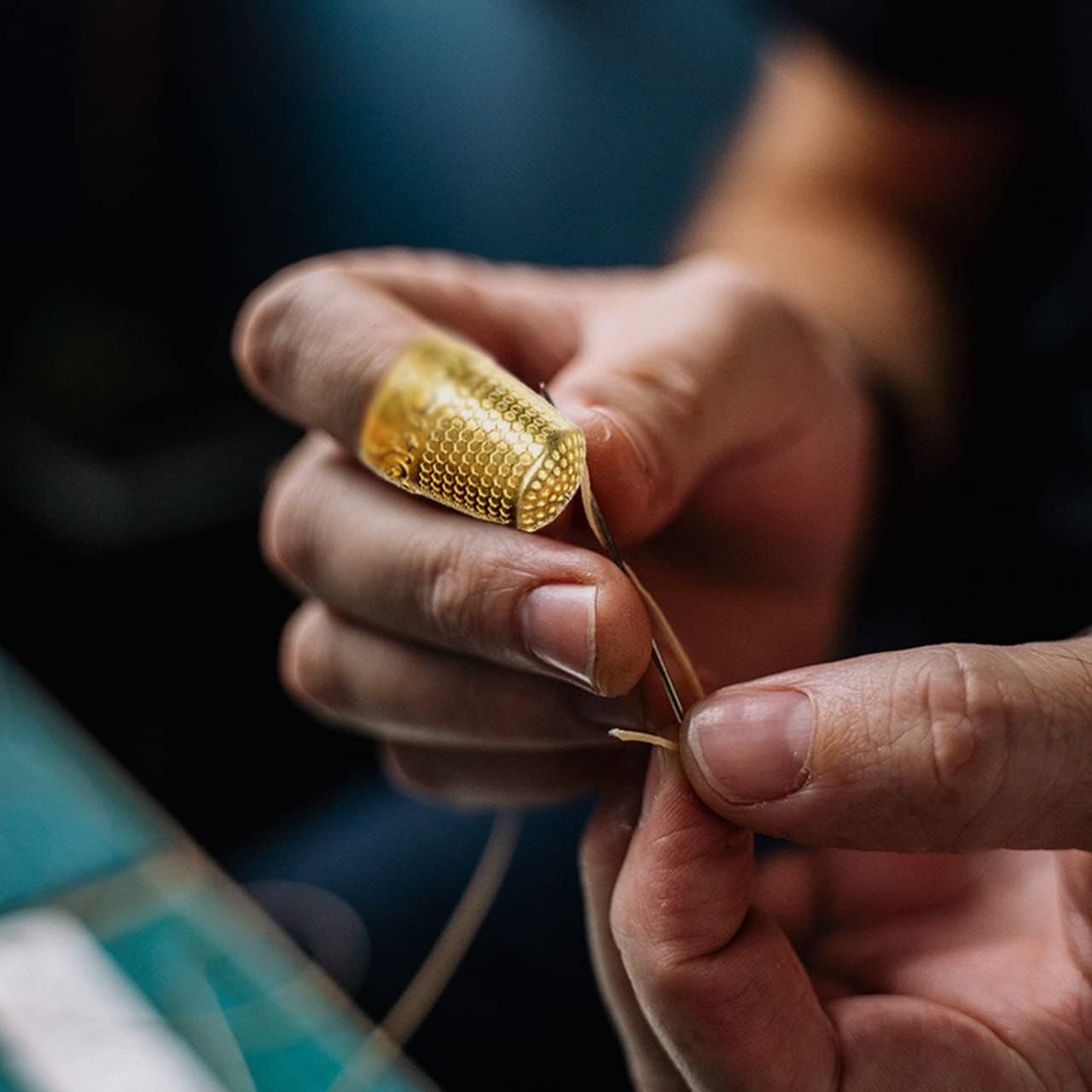 ZESION 4Pcs Sewing Thimbles, Metal Thimbles for Hand Sewing Finger Protector, Quilting Craft Accessories for Knitting Needlework DIY Tools, Gold