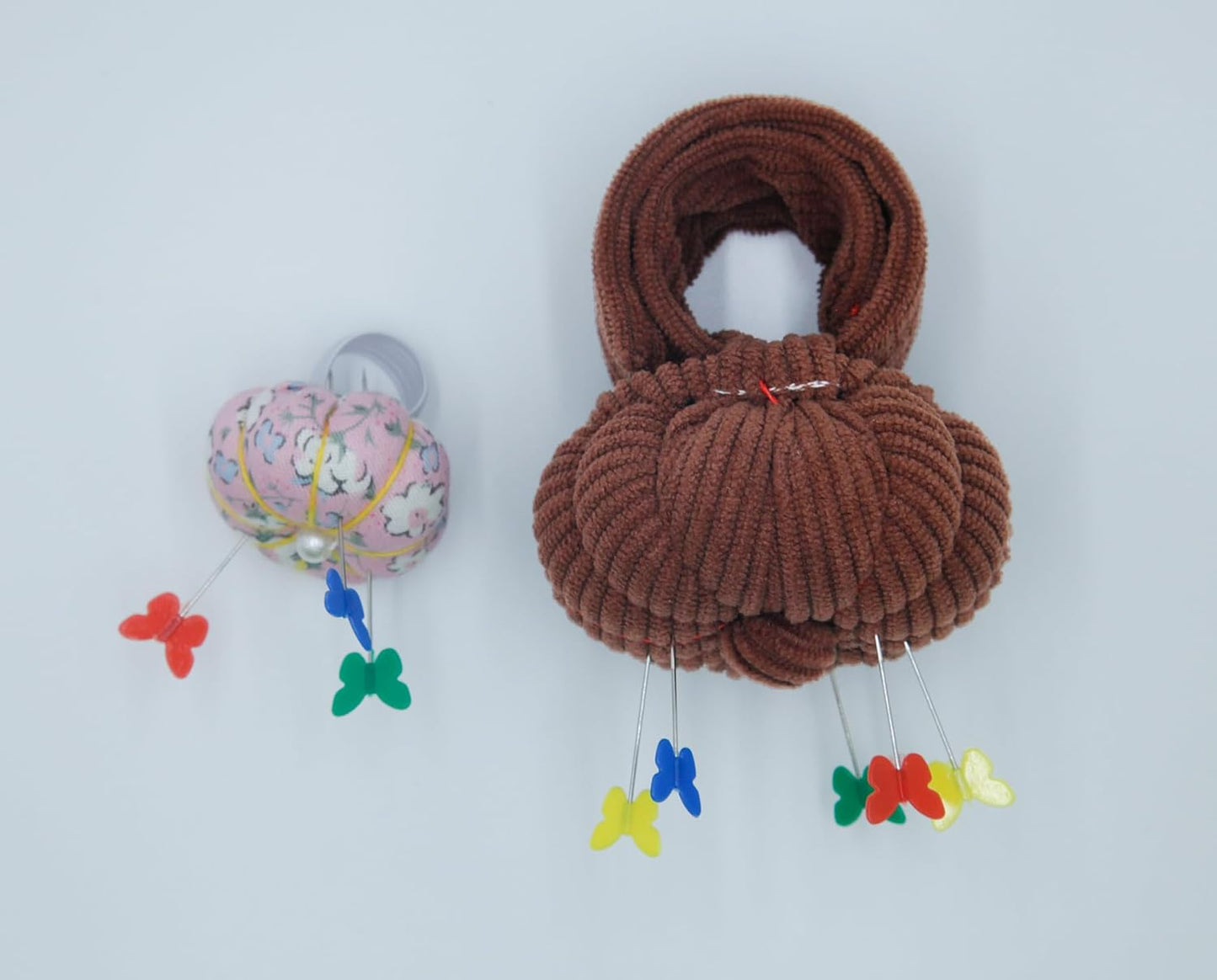 Wrist Pin Cushions, Sewing Needle Cushion kit with 1Pcs Elastic Strap Finger Ring Pincushions, Adjustable Strap Handcraft Needles Holder for Sewing and Quilting. (Coffee)