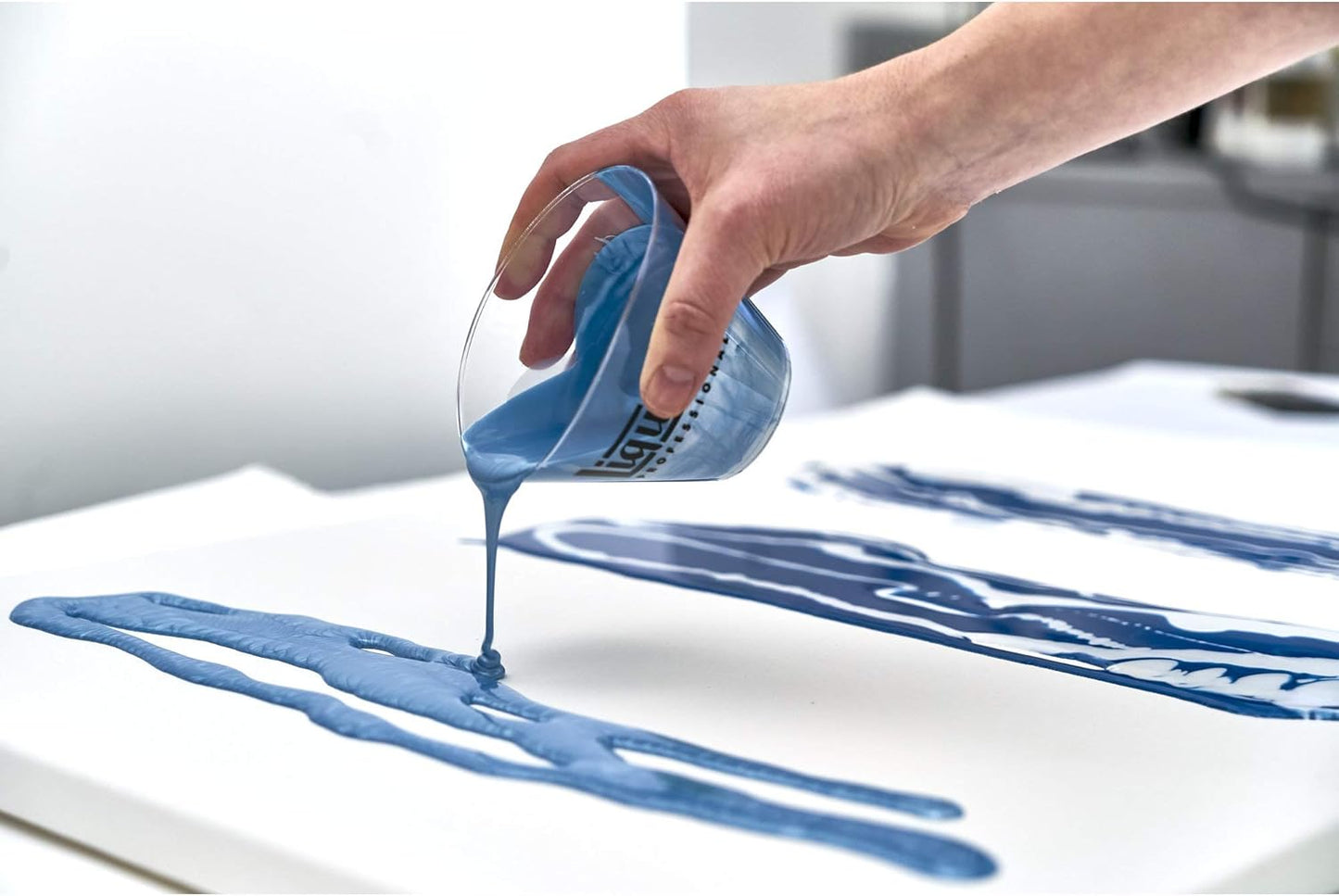 Liquitex Professional Effects Medium, 237ml (8-oz), Gloss Pouring Medium