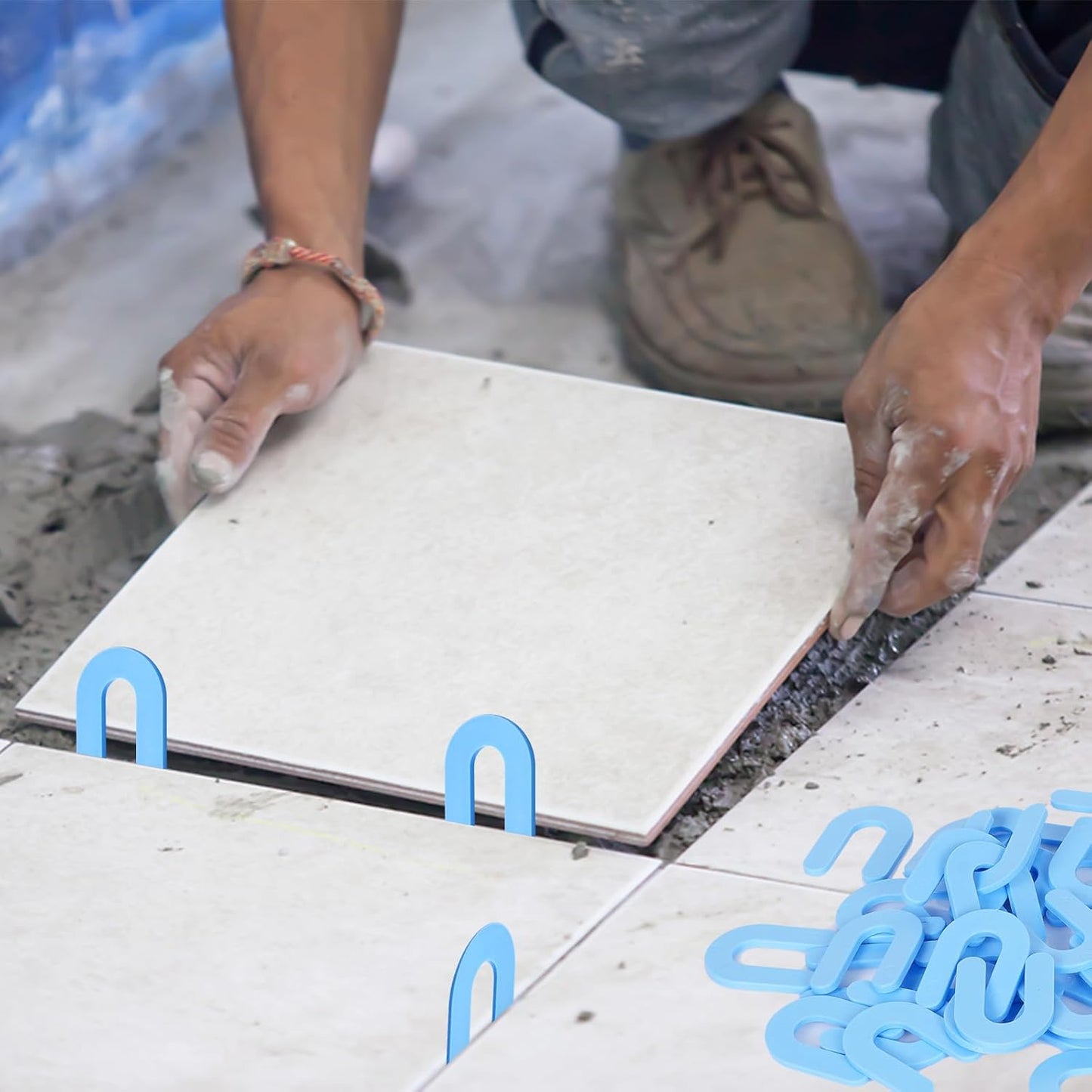 Horseshoe Shim Tile Spacers 1/16 Inch Tile Spacers U Shape Plastic Shims for Tile Leveler Spacers (1/16 Blue 1000 pieces)