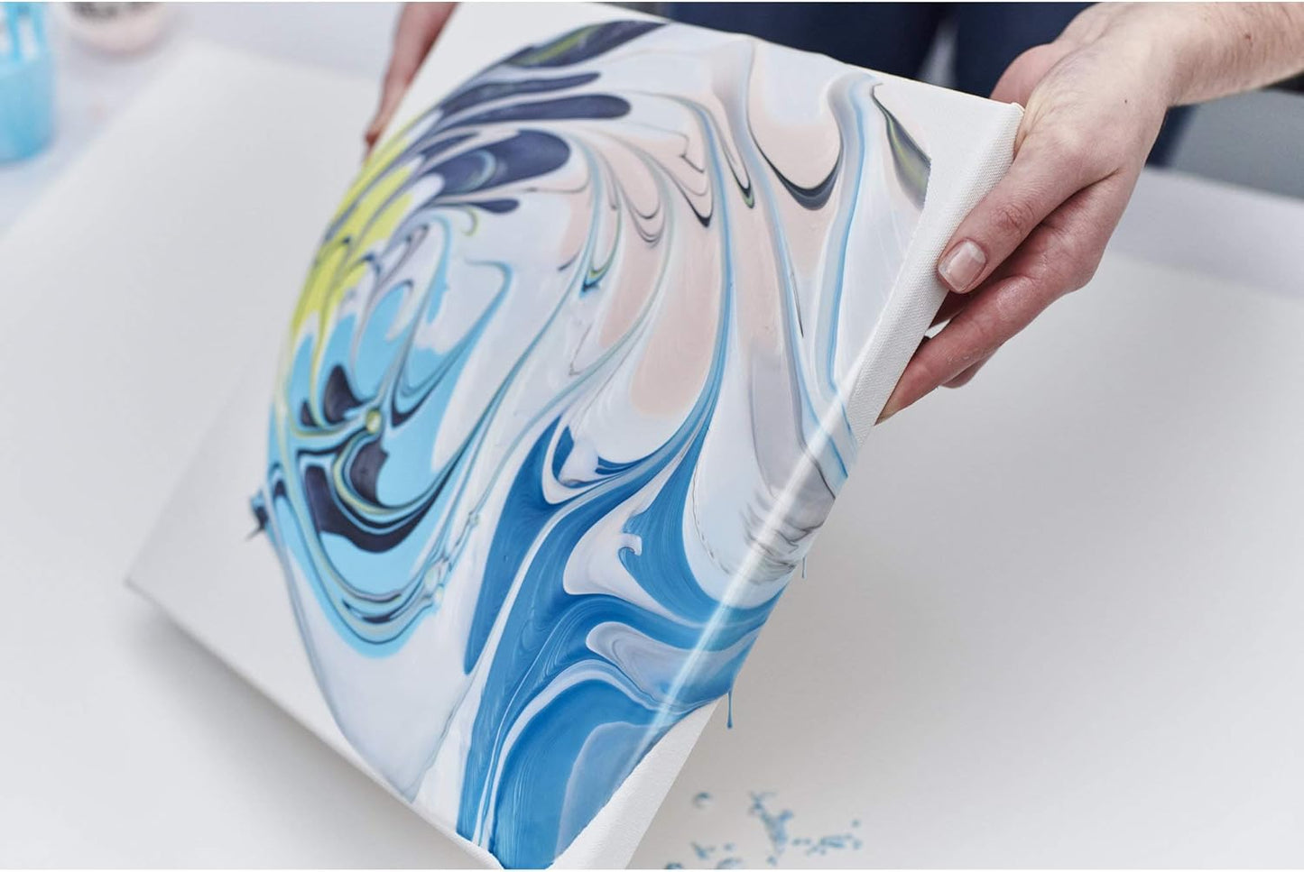 Liquitex Professional Effects Medium, 473ml (16-oz), Iridescent Pouring Medium