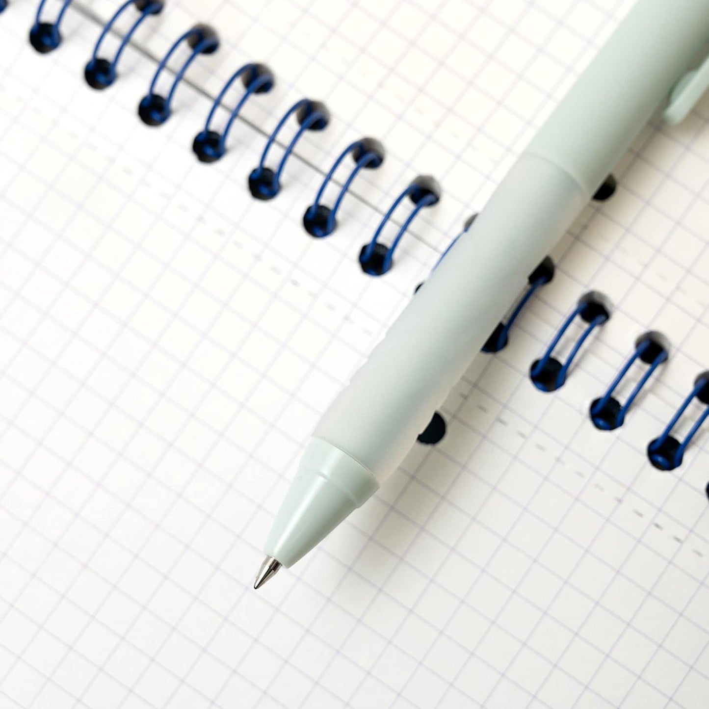 Linbsunne Ballpoint Pens Medium Point 1mm Black Pen with Super Soft Grip Ball Point Pen for Men Women Retractable Pens (18-pack)