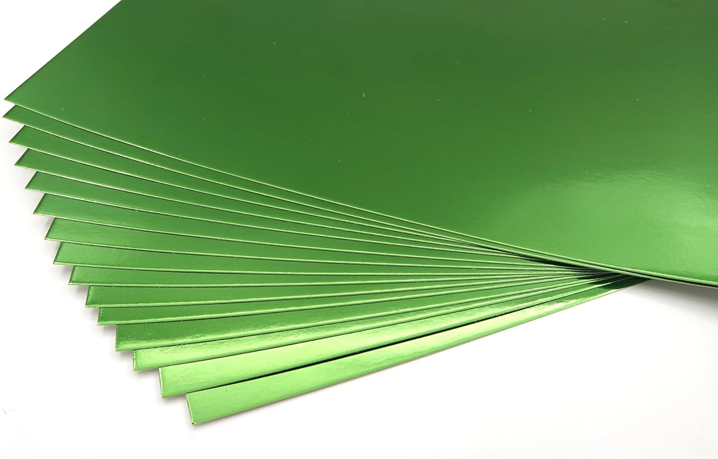 TGXRZX Metallic Verdure Cardstock Paper,Size 8 "x 11" (250gsm), 15PCS,Mirror Finish Gold Foil Board for Crafting, Invitations, and Decorations,Die Cut and Plotter,Card Making (Verdure)