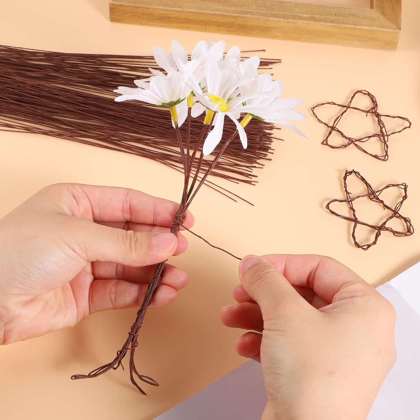 200 Pcs Floral Wire 26 Gauge Crafts Wire Florist Flower Wire Stems Brown Floral Wire for Crafts Bouquet Stem Wreath Making Flower Arrangement Supplies (Brown,14 Inch)