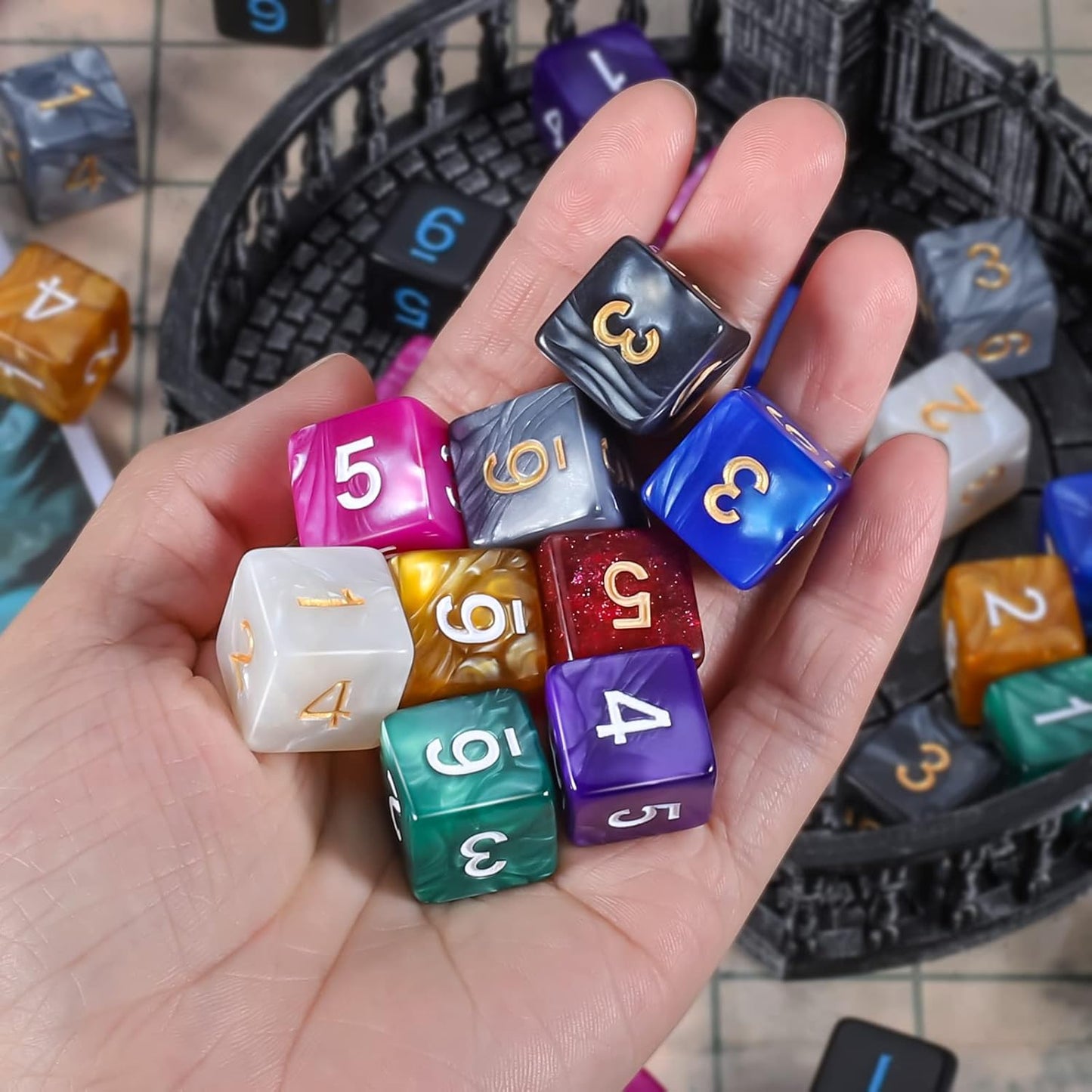 CiaraQ DND Polyhedral Dice (100pcs) with A Dice Bag Compatible with Dungeons and Dragons DND RPG MTG Role Playing Table Games (D6 dice, 10 colors-100 pcs)