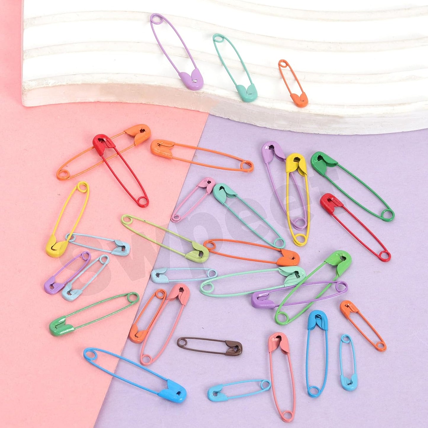Swpeet 440Pcs 32mm/ 1.26 Inch Colorful Safety Pins Assortment Kit, Rust Resistant Steel Small Safety Pin Kit with Clear Case, Mini Safety Pins for Sewing, Clothes, Craft Arts