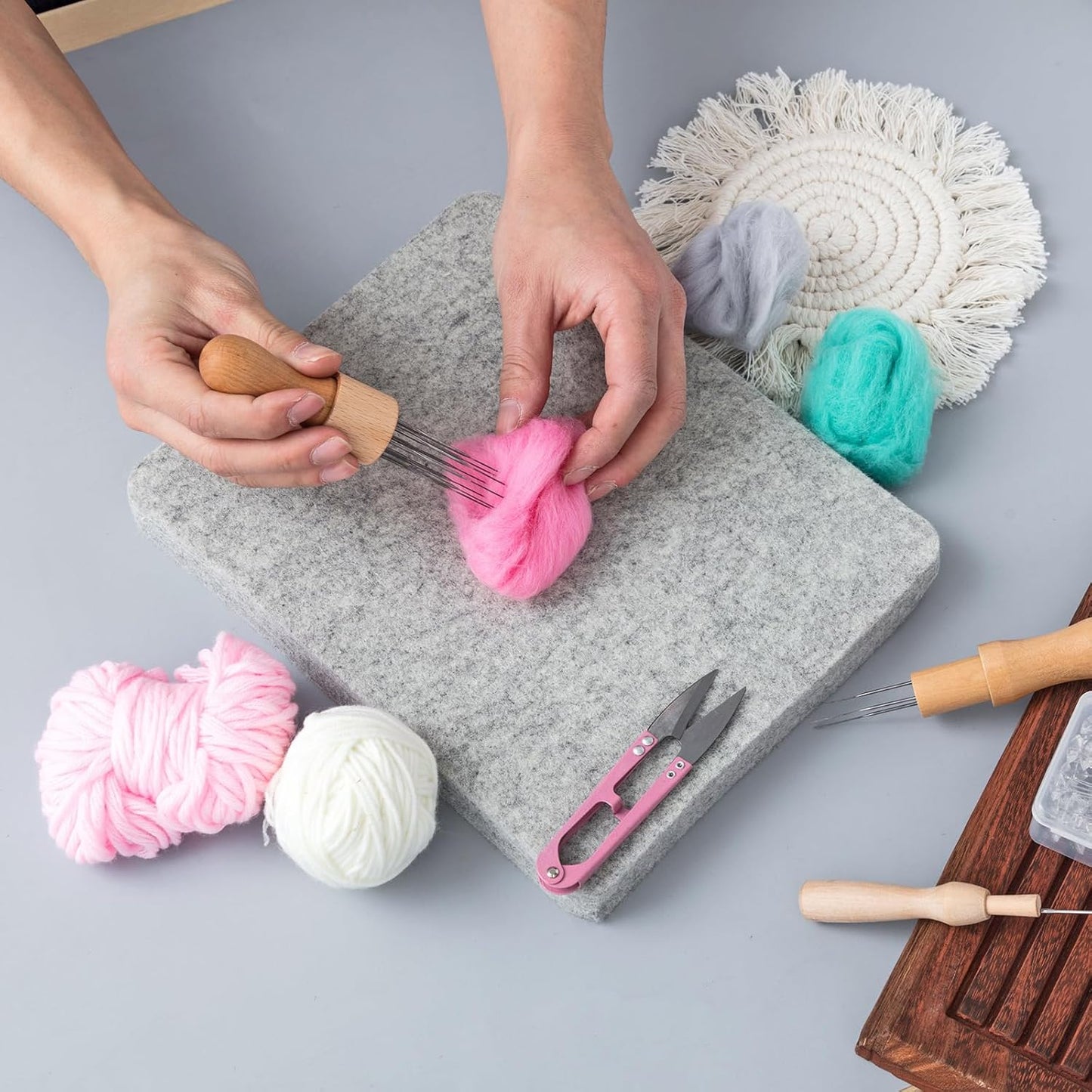 Amylove 2 Pcs Needle Felting Pad Needled Felting Mat Wool Supplies Thick Firm Base Woolen Block for Beginners Crochet Knitting Projects Kit Tool, Gray (8 x 10 x 1 Inch)