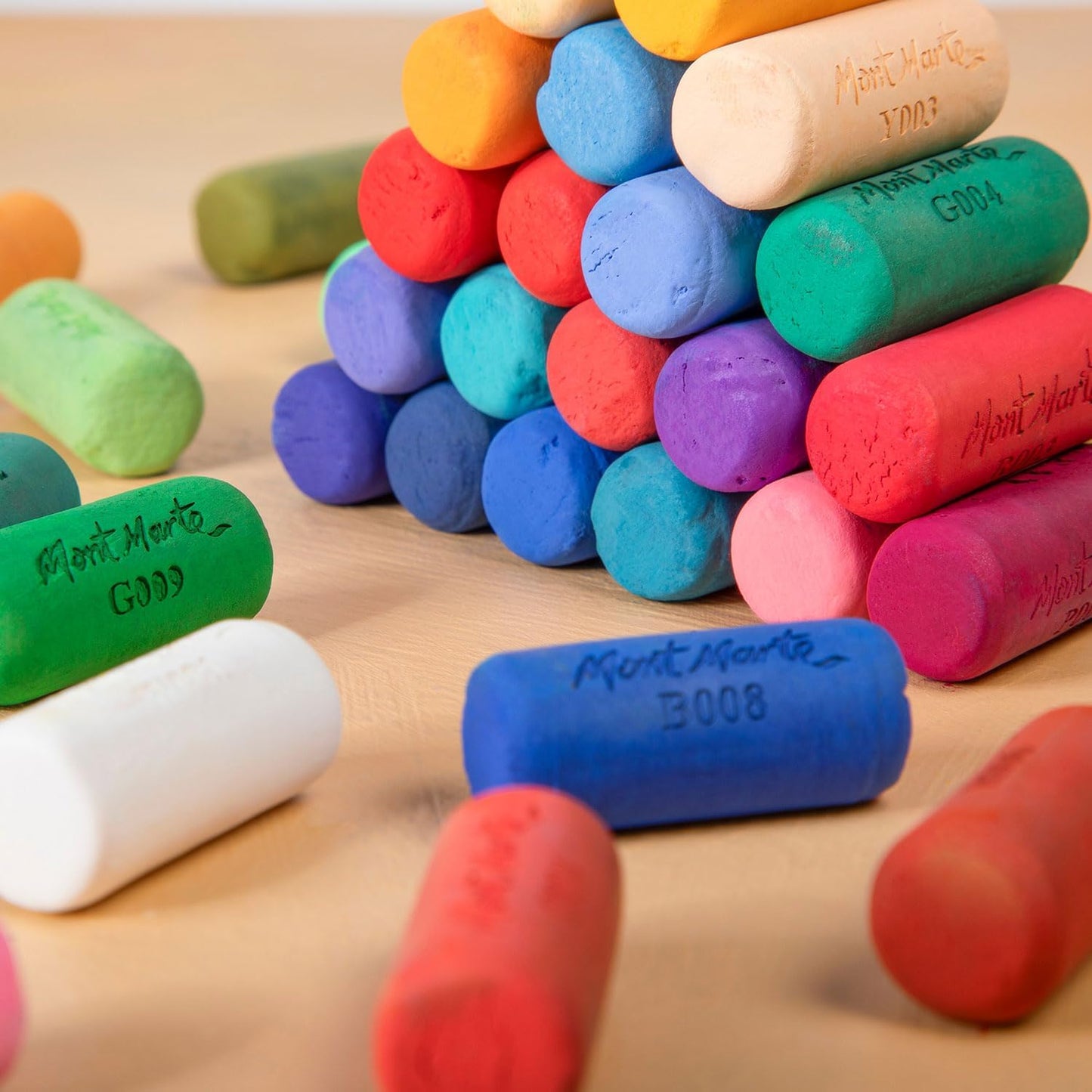 Mont Marte Soft Pastel Half Sticks 72pc, Pastels Art Supplies, Artist Quality Pastels, Extra Soft and Smooth Texture, Ideal for Professional Level Artwork