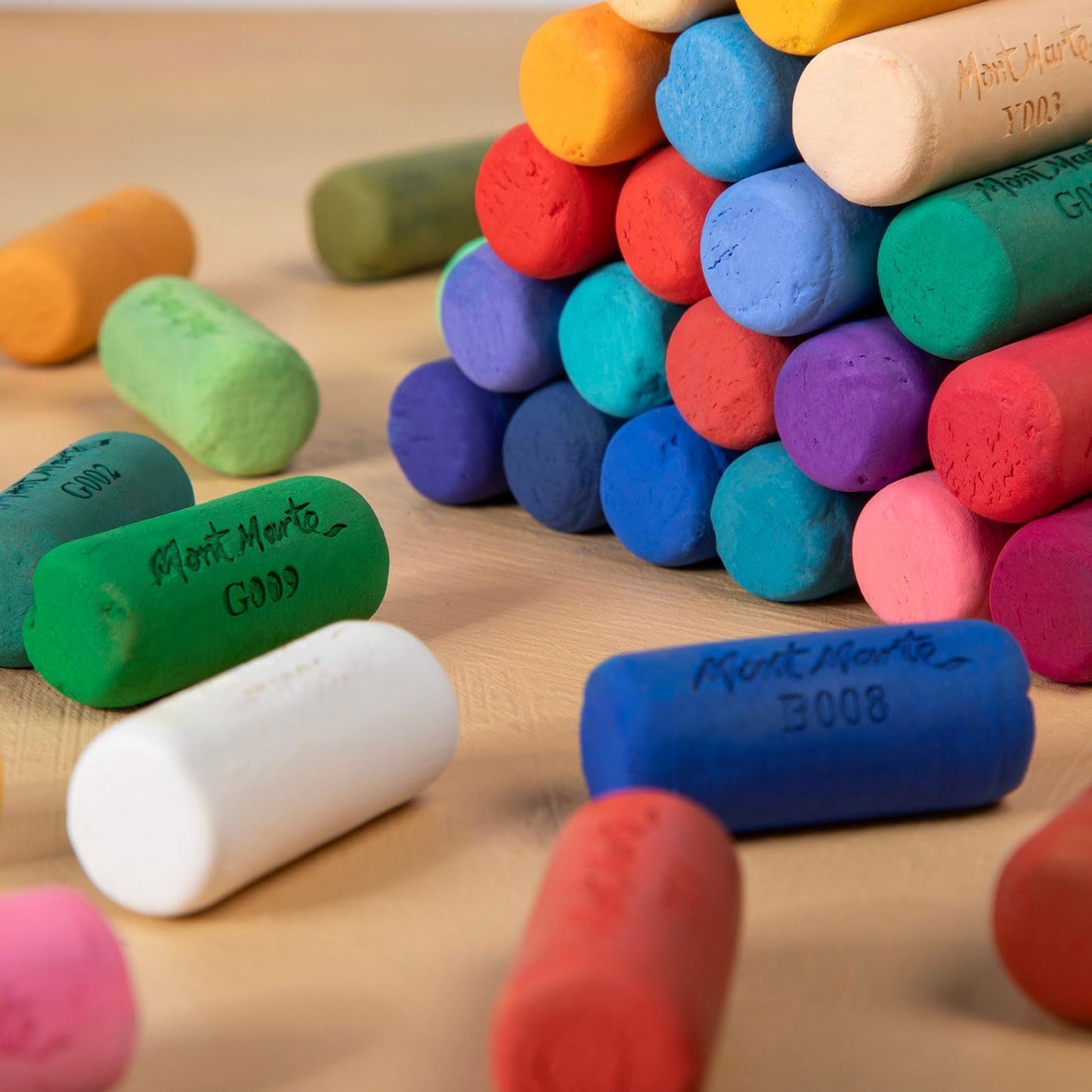 Mont Marte Soft Pastel Half Sticks 48pc, Pastels Art Supplies, Artist Quality Pastels, Extra Soft and Smooth Texture, Ideal for Professional Level Artwork