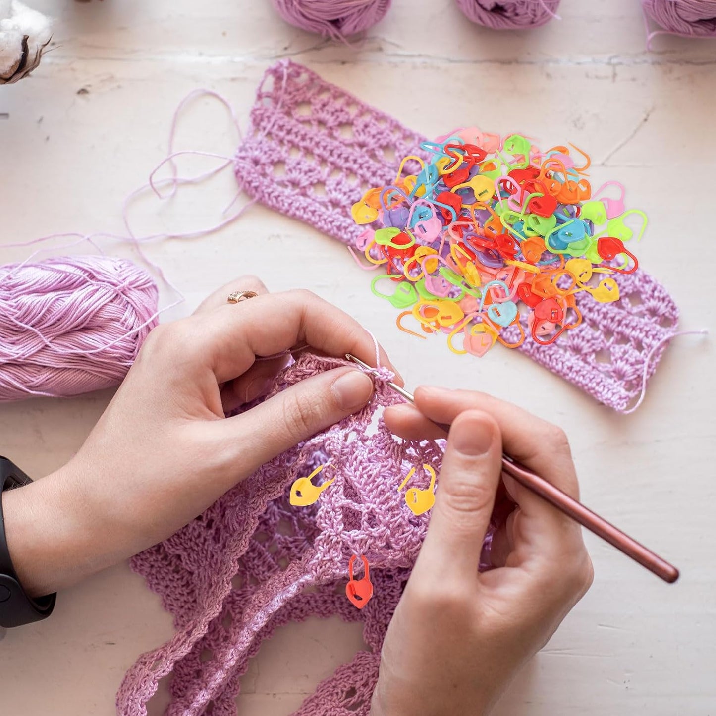 uxcell 400pcs Stitch Markers for Crocheting, Heart Shaped Crochet Marker Needle Clip Counter for Knitting Clothing Tag DIY Craft,Purple