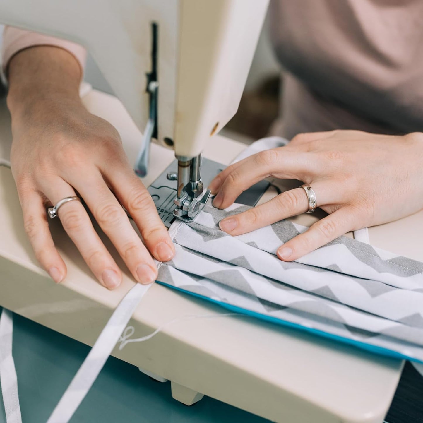 MECCANIXITY Double Fold Bias Tape for Sewing 1/3 Inch x 6 Yards Satin Pre-fold Continuous Binding Tape for Seaming Quilting Hemming Binding DIY Crafts, Dark Brown