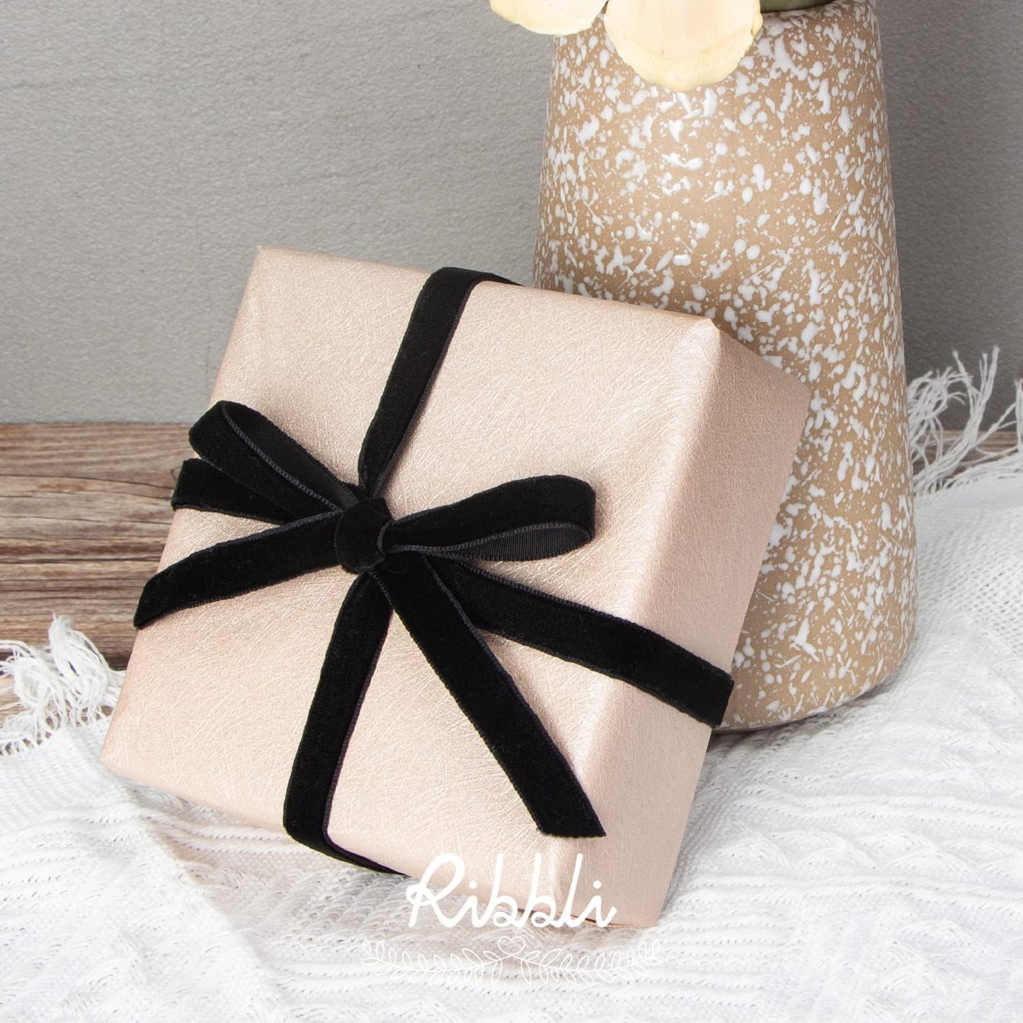 Ribbli Polyester Black Velvet Ribbon,3/8 Inch,10-Yard Spool,Use for Choker,Gift Wrapping,Floral Bouquets, Boutonnieres