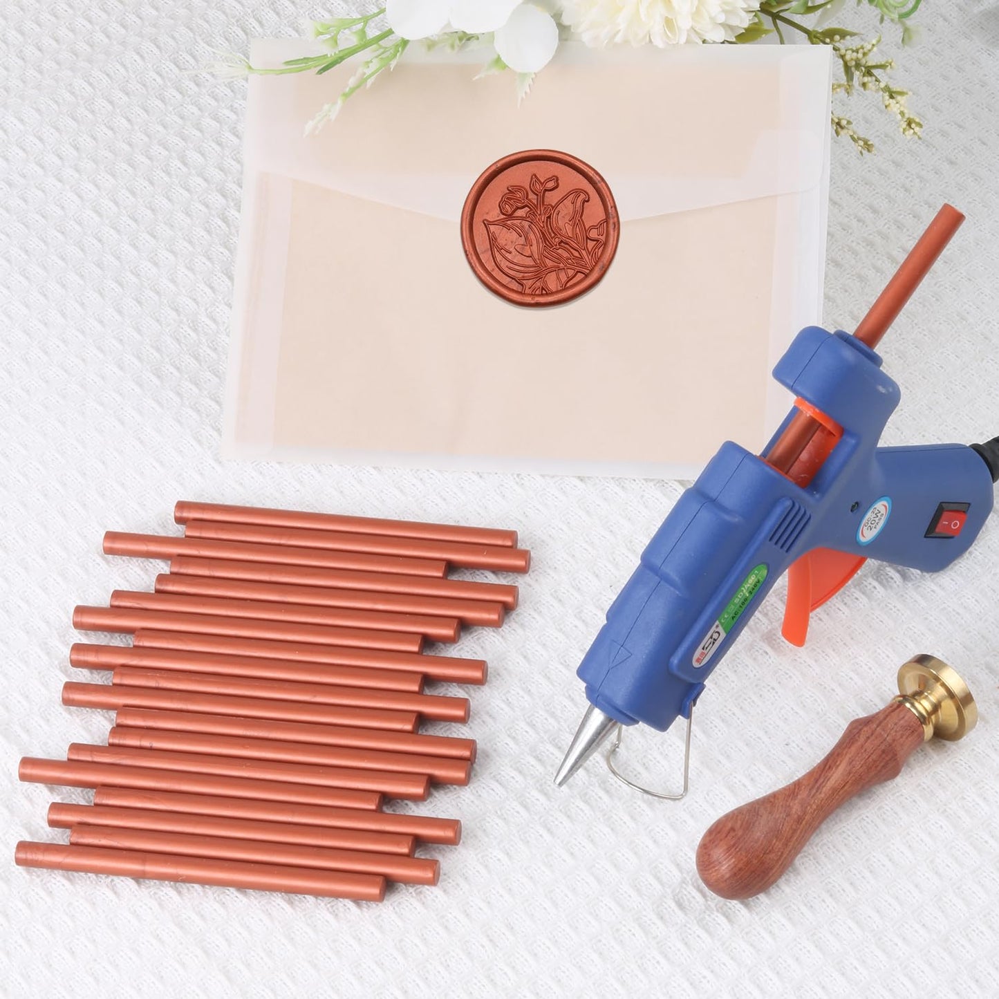 Red Gold Sealing Wax Sticks, WASOHLING 20Pcs Glue Gun Wax Seal Sticks for Wax Seal Stamp, Red Gold Wax Seals for Christams Wedding Invitation Envelope Letter Seals, Craft Adhesive (Mini Size)