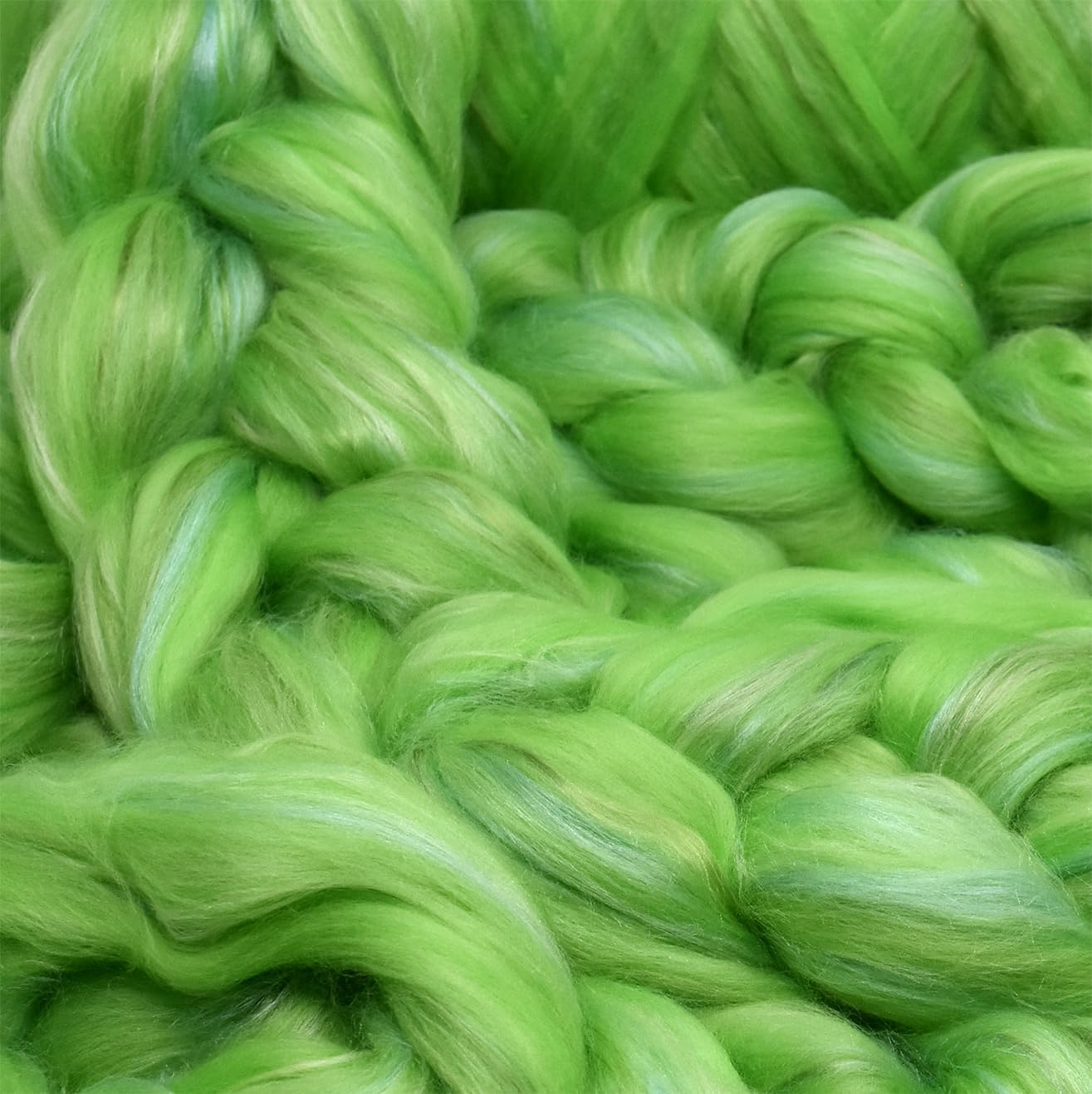 Merino Silk Luxe Tonal Designer Blend. Superfine Merino, Mulberry Silk, Tussah Silk. Top Roving for Spinning or Felting. Secret Garden 4oz