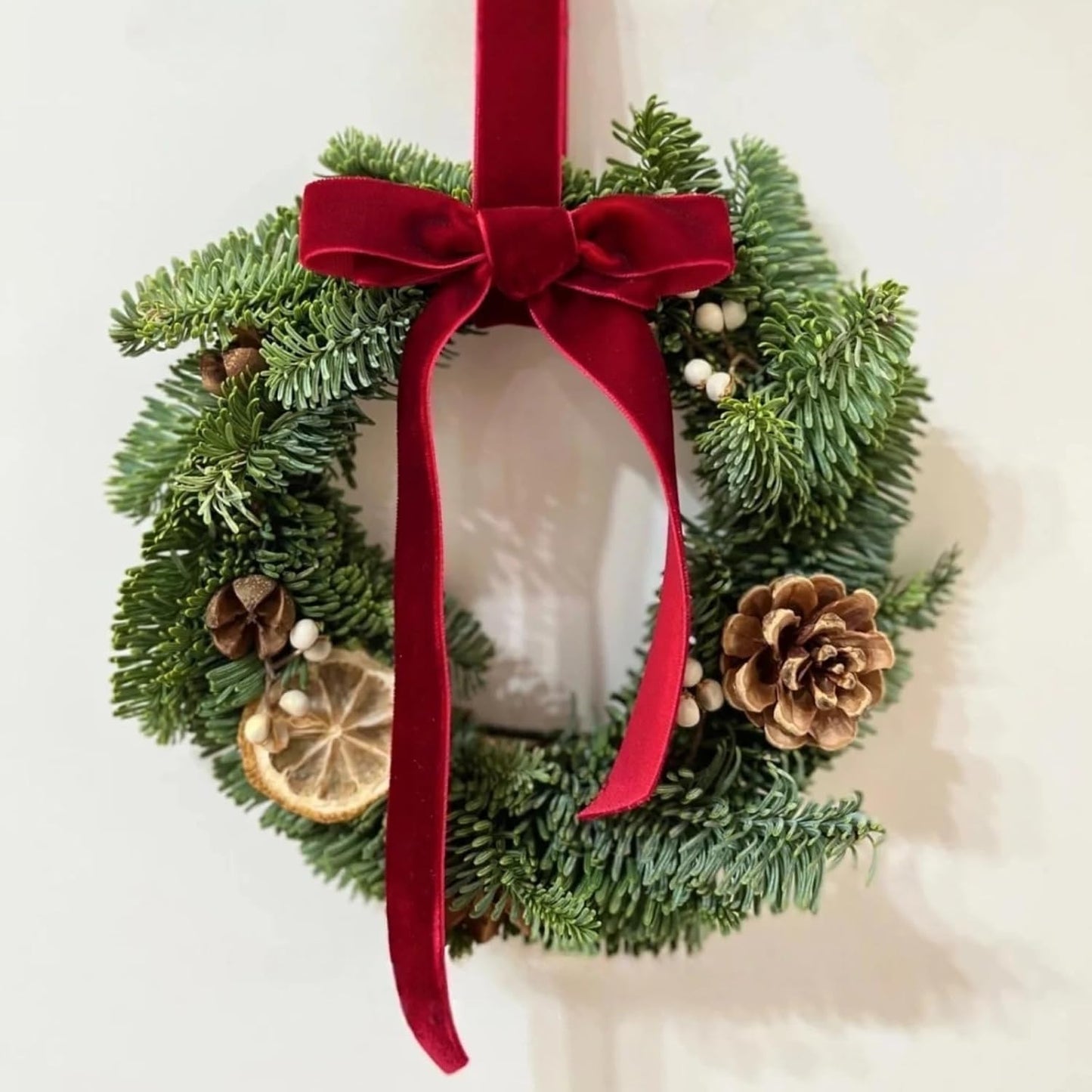 15 Yards Velvet Ribbon 1-1/2 Inch Single Face Red Velvet Ribbon Spool Prefect for Wedding, Ribbons for Gift Wrapping, Christmas Tree Ornaments Wreath Hair Bows, Ribbons for Crafts