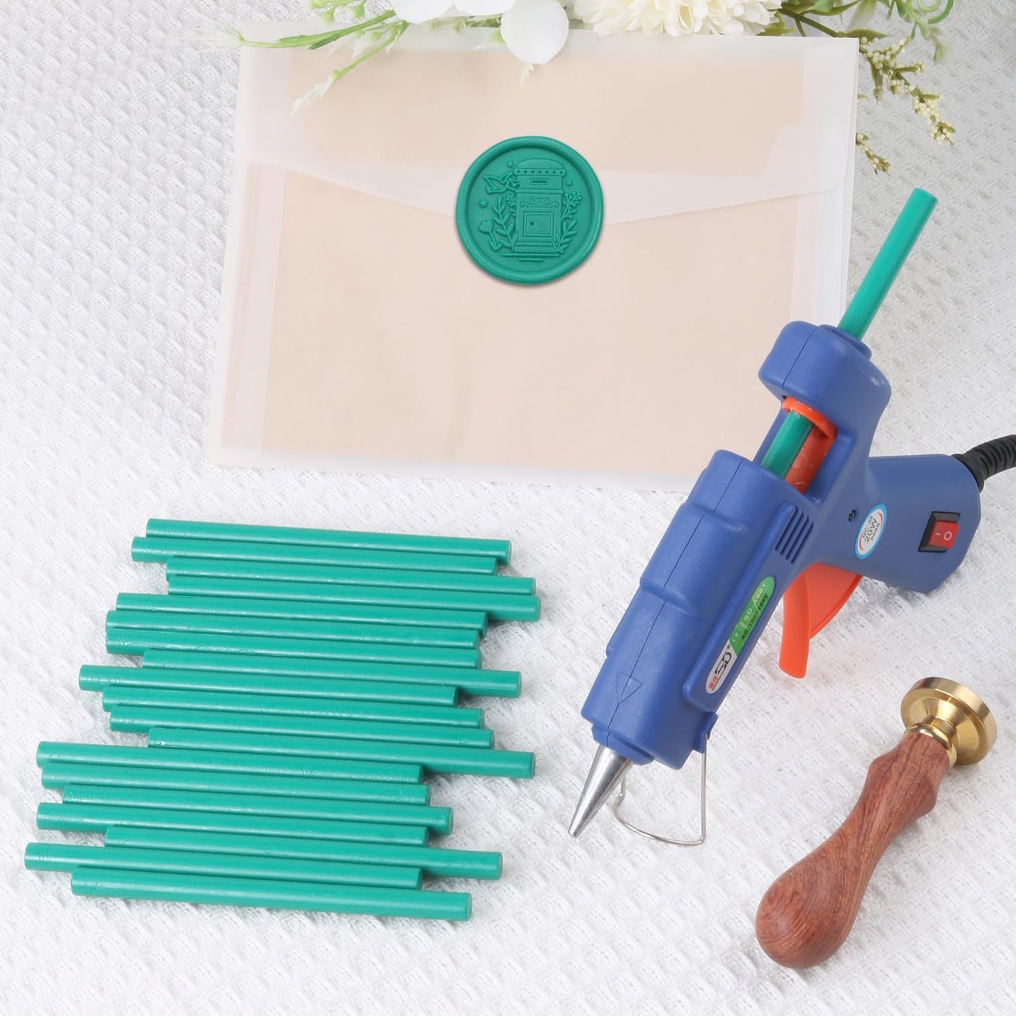 Green Sealing Wax Sticks, WASOHLING 20Pcs Glue Gun Wax Seal Sticks for Wax Seal Stamp, Green Wax Seals for Wedding Invitation Envelope Letter Seals, Craft Adhesive (Mini Size)