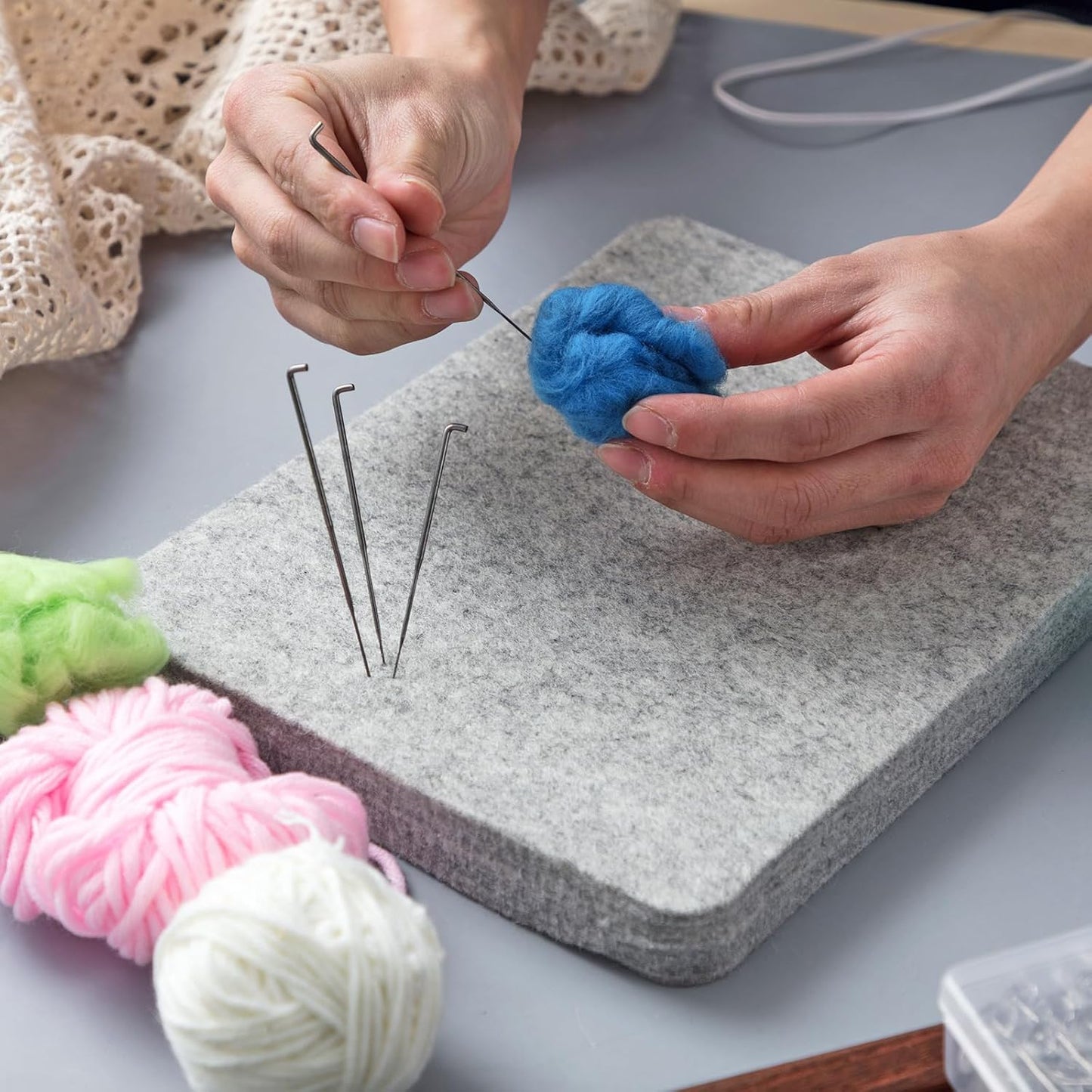 Amylove 2 Pcs Needle Felting Pad Needled Felting Mat Wool Supplies Thick Firm Base Woolen Block for Beginners Crochet Knitting Projects Kit Tool, Gray (8 x 10 x 1 Inch)
