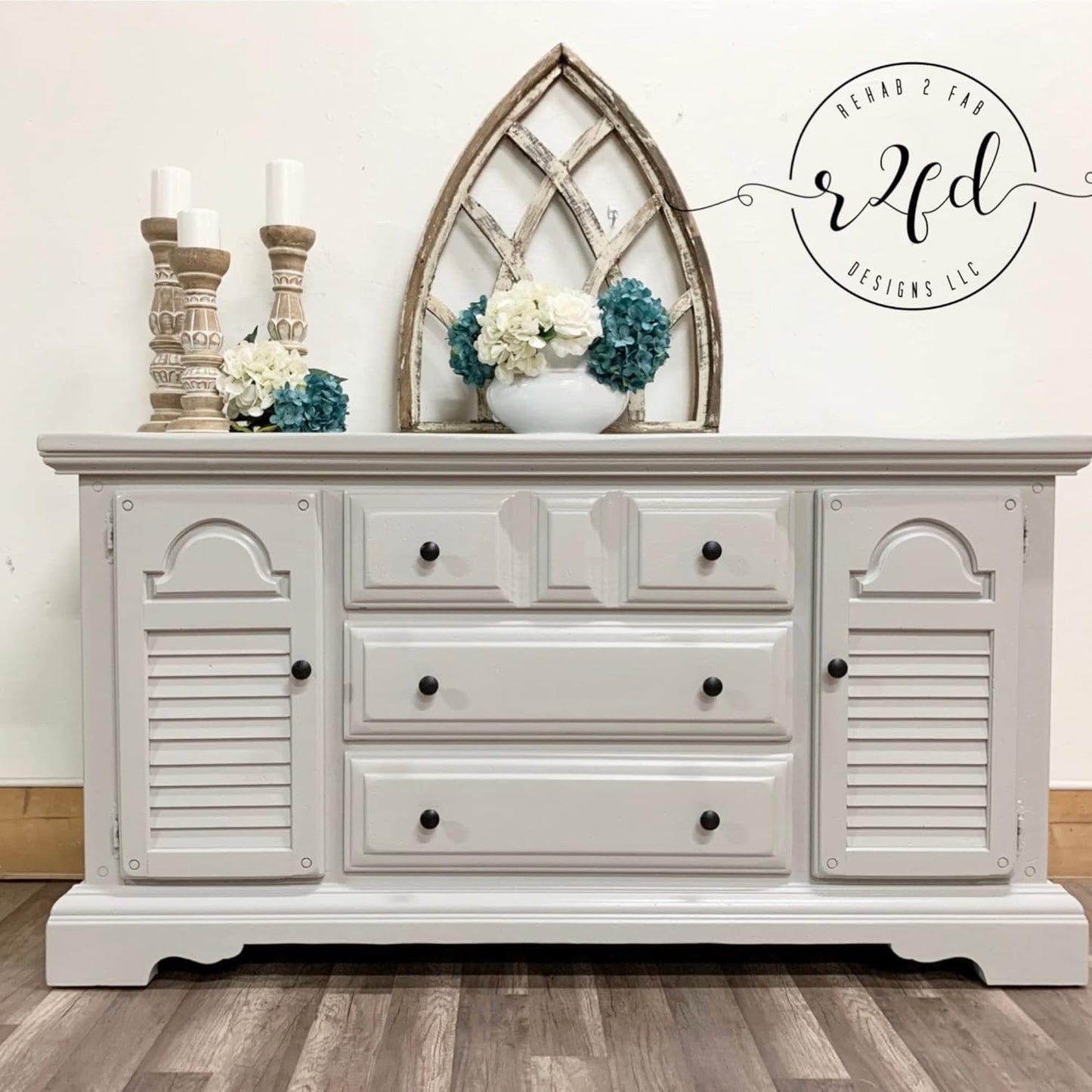 Dixie Belle Paint Company Chalk Finish Furniture Paint - Driftwood (4oz) - Matte Light Gray Chic Chalk Mineral DIY Furniture Paint