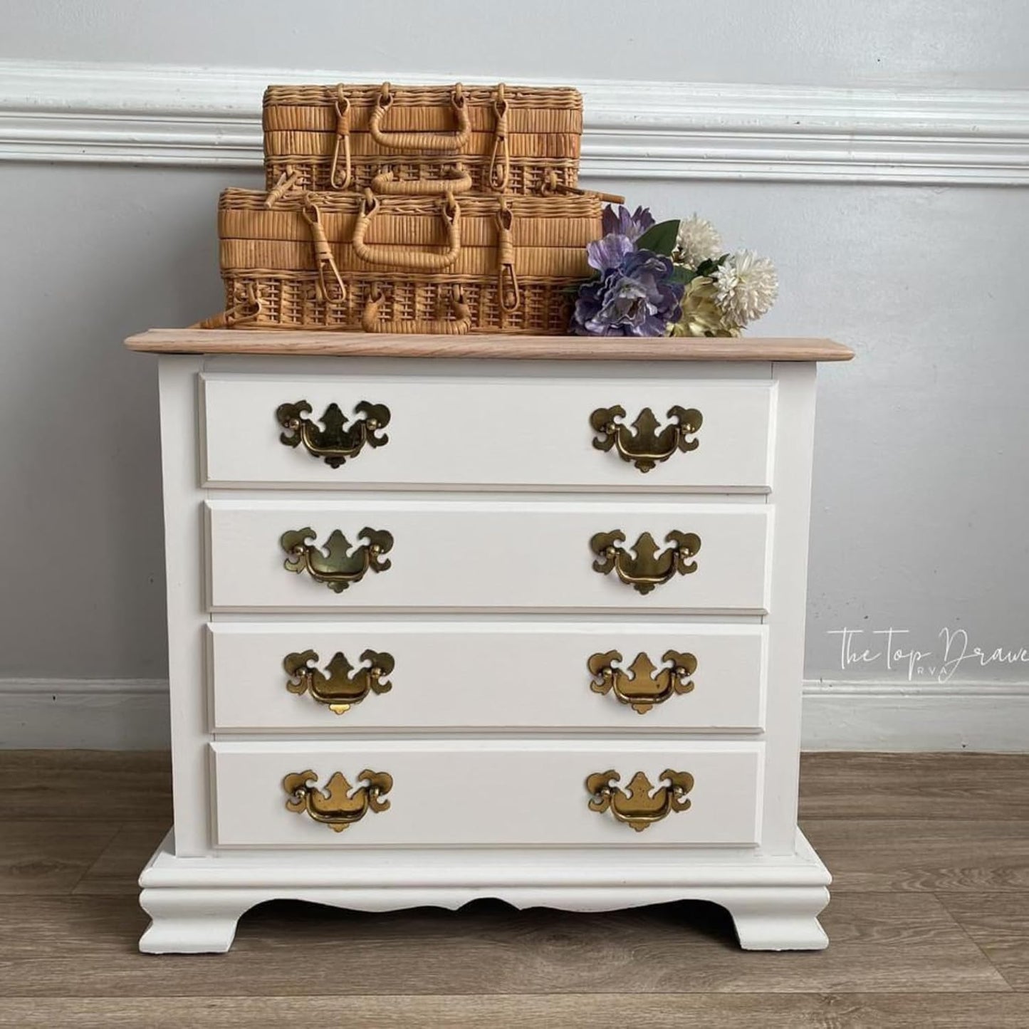 Dixie Belle Paint Company Chalk Finish Furniture Paint – Gardenia (8oz) – Matte Chic Chalk Mineral DIY Furniture Paint