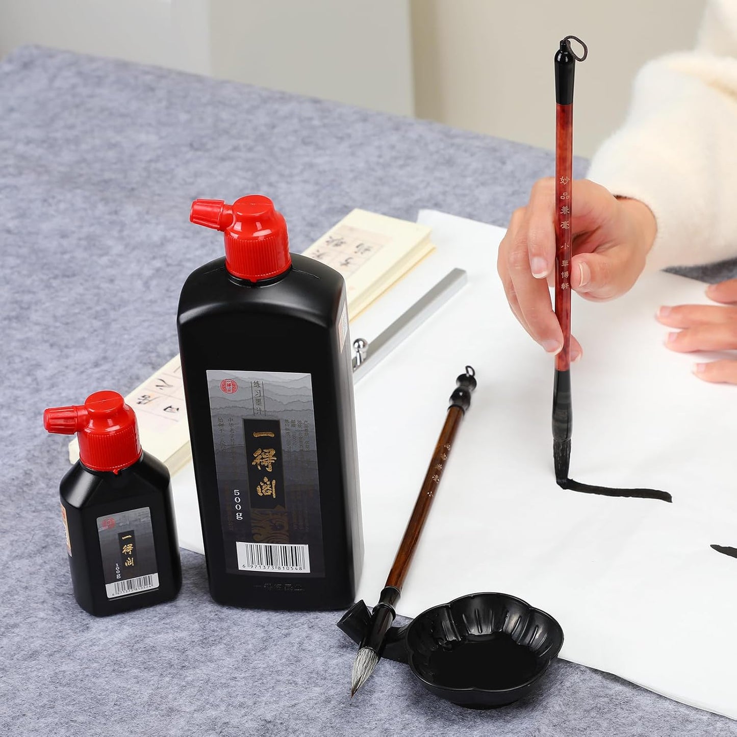 MEGREZ Yidege Practice Ink Chinese Brush Ink Sumi Ink for Beginner Practice Chinese Japanese Calligraphy Liquid Ink, Black - 500ml(17.6 OZ)/Bottle