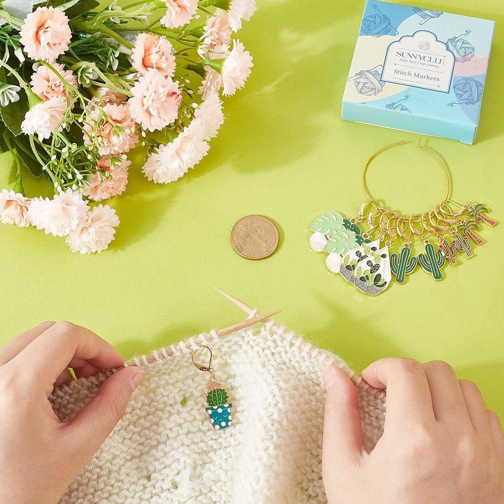 SUNNYCLUE 1 Box 20Pcs Stitch Markers Cute Lobster Clasp Charms Green Plants Cactus Crochet Stitch Marker Removable Knitting Stitch Markers Metal Crocheting Markers for Sewing Weaving Knit Threading